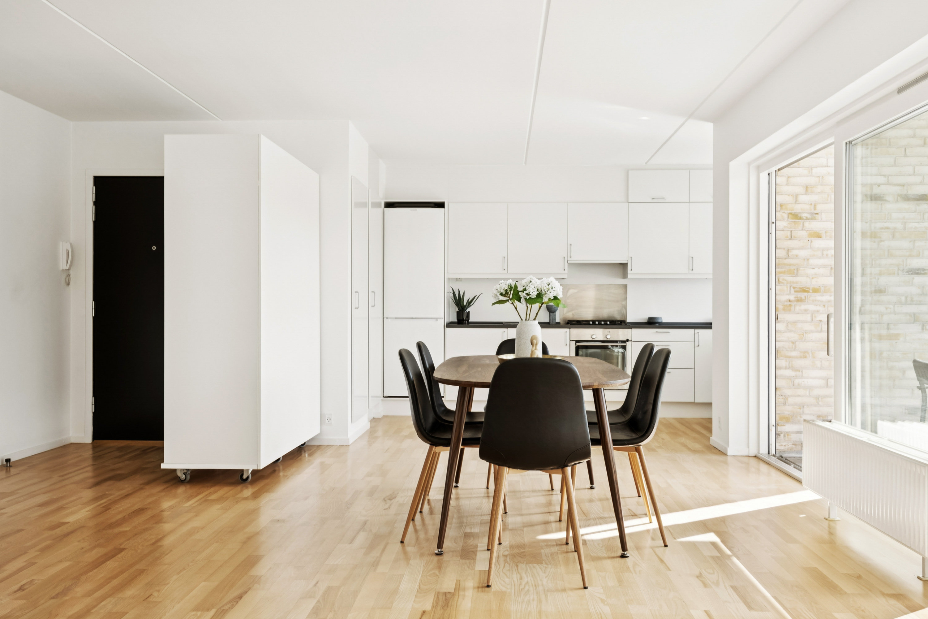 Fremhævet stue billede i fuldskærmstilstand. Billede af Dirch Passers Allé 5, 2. th., 2000 Frederiksberg