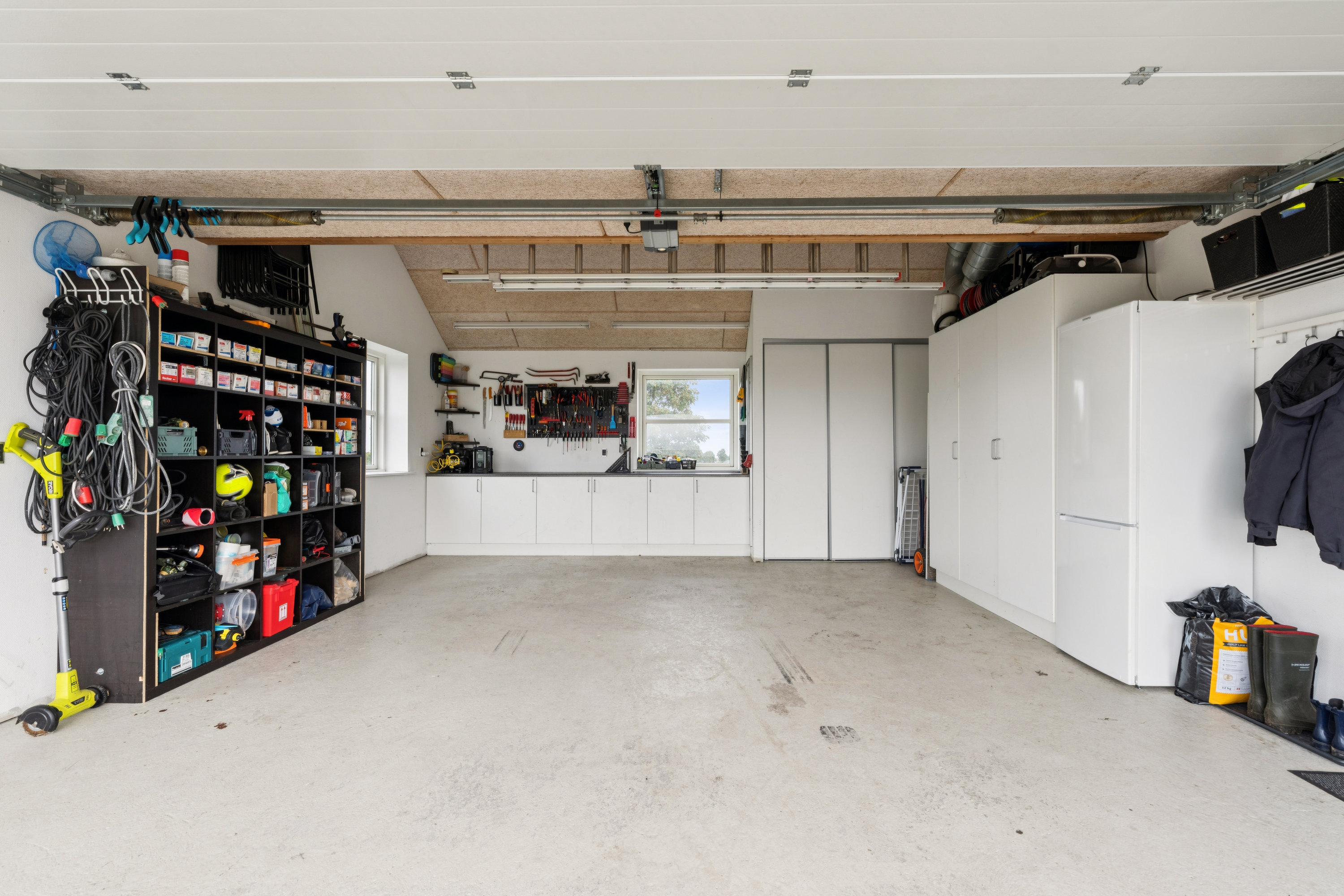 Fremhævet garage billede i fuldskærmstilstand. Billede af Stendalen 3, Bønnerup Strand, 8585 Glesborg