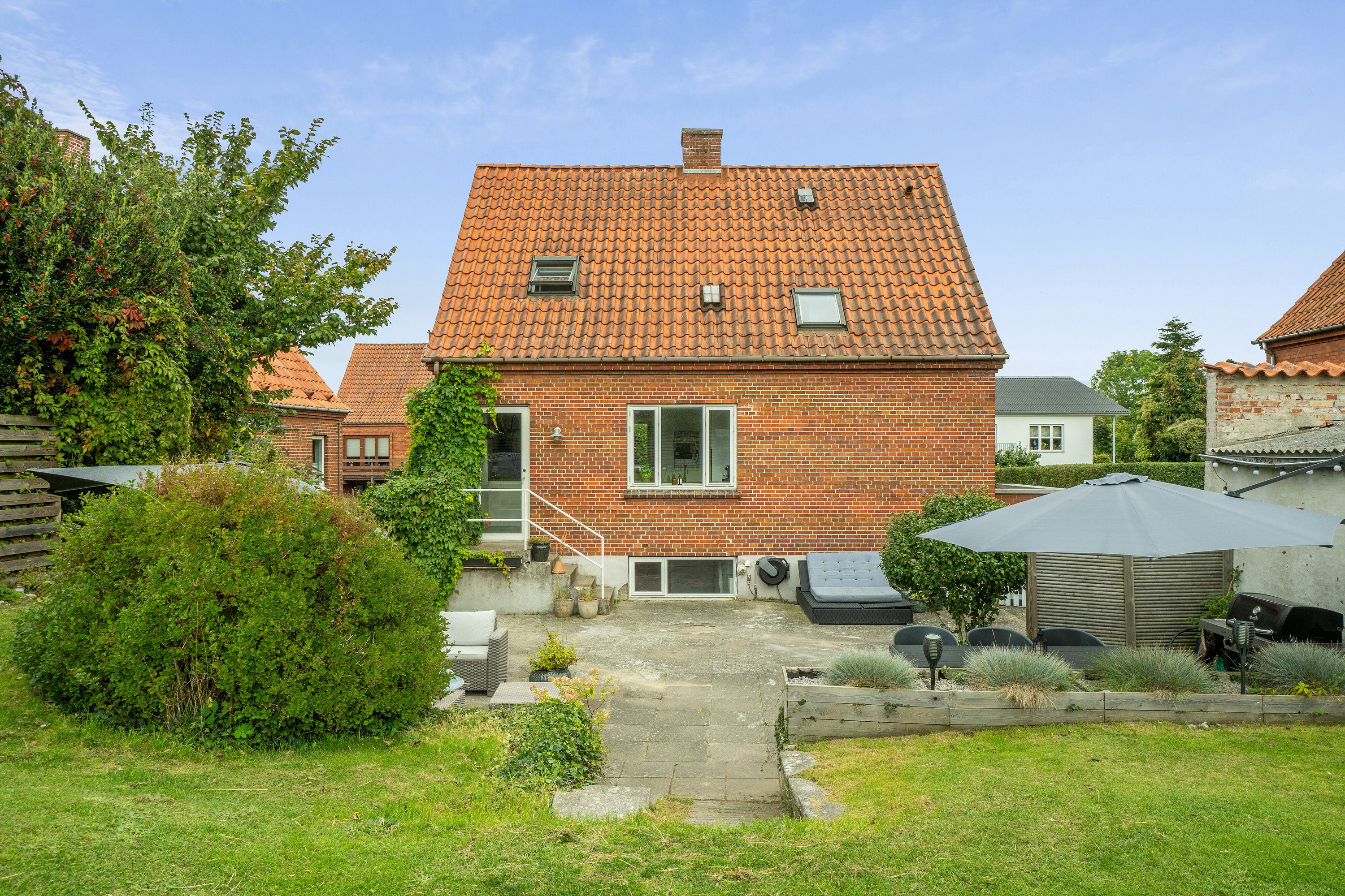 Fremhævet set fra haven billede i fuldskærmstilstand. Billede af Jørgen Jensens Vej 47, 4700 Næstved