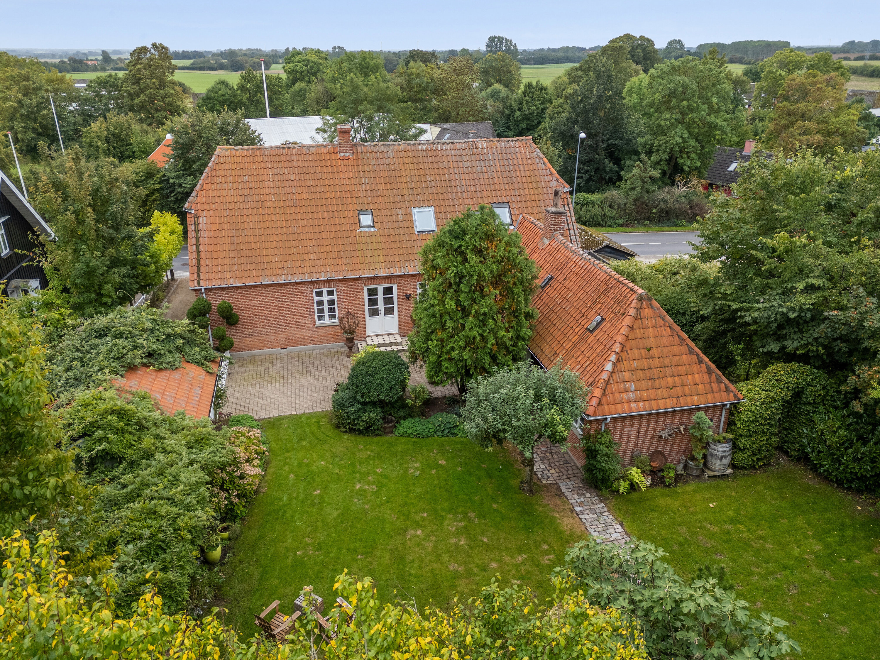 Fremhævet set fra haven billede i fuldskærmstilstand. Billede af Bygaden 8, 4490 Jerslev Sjælland
