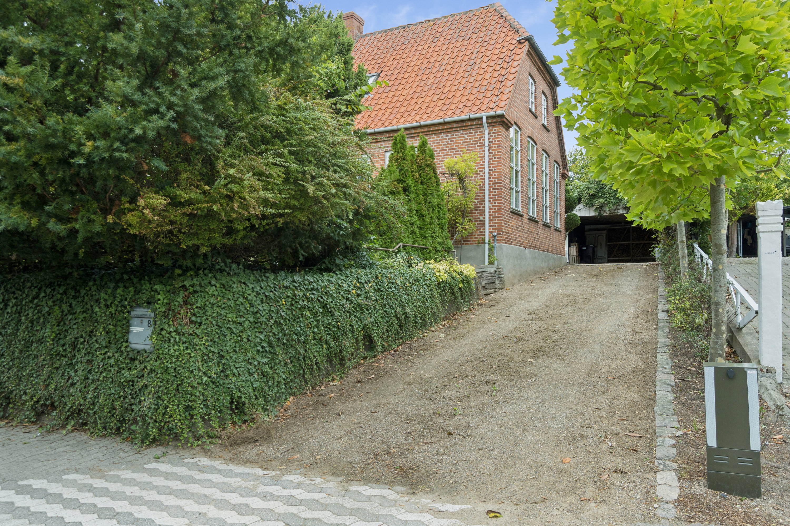 Fremhævet indkørsel billede i fuldskærmstilstand. Billede af Bygaden 8, 4490 Jerslev Sjælland