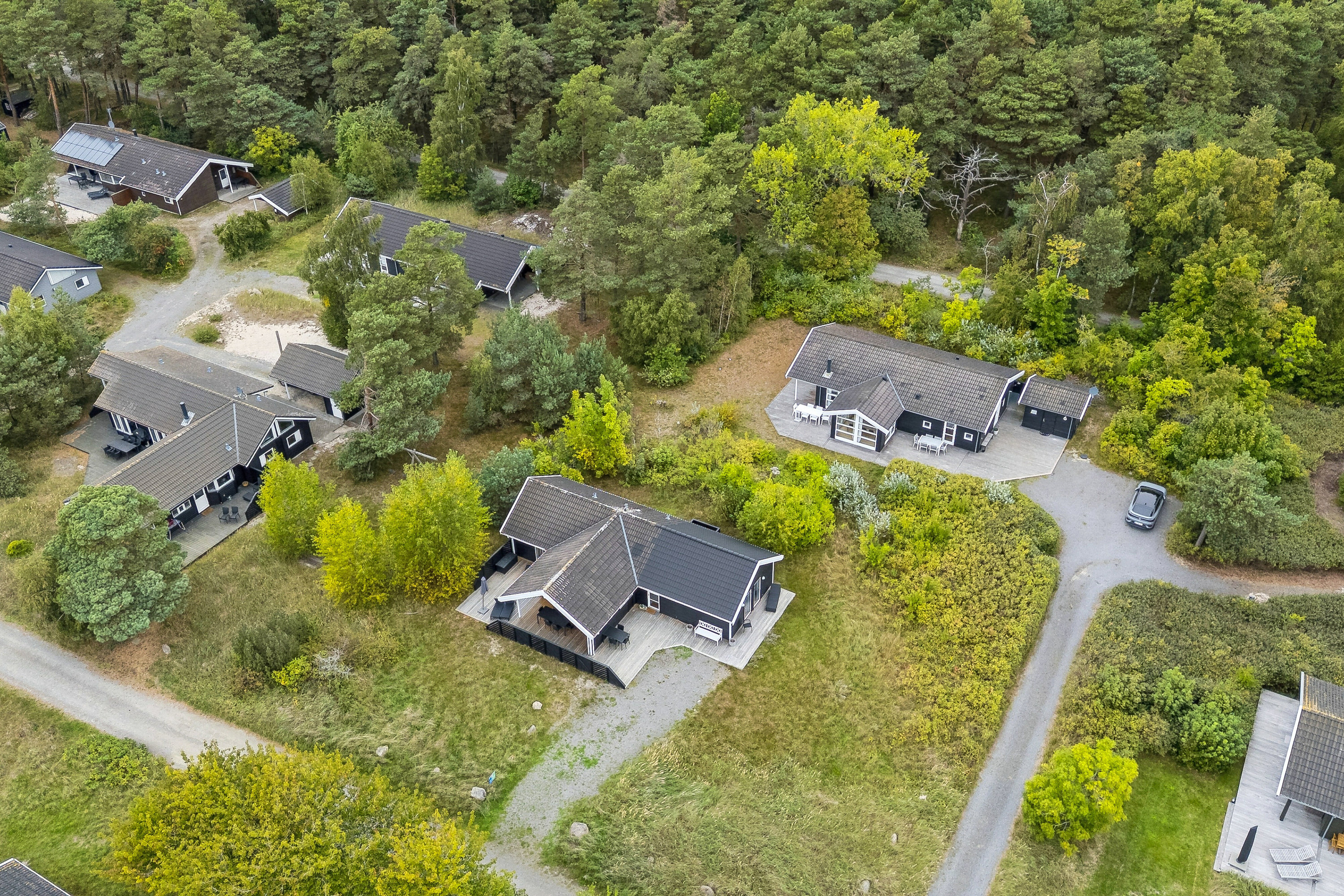 Fremhævet luftfoto billede i fuldskærmstilstand. Billede af Holsteroddevej 8, Sømarken, 3720 Aakirkeby