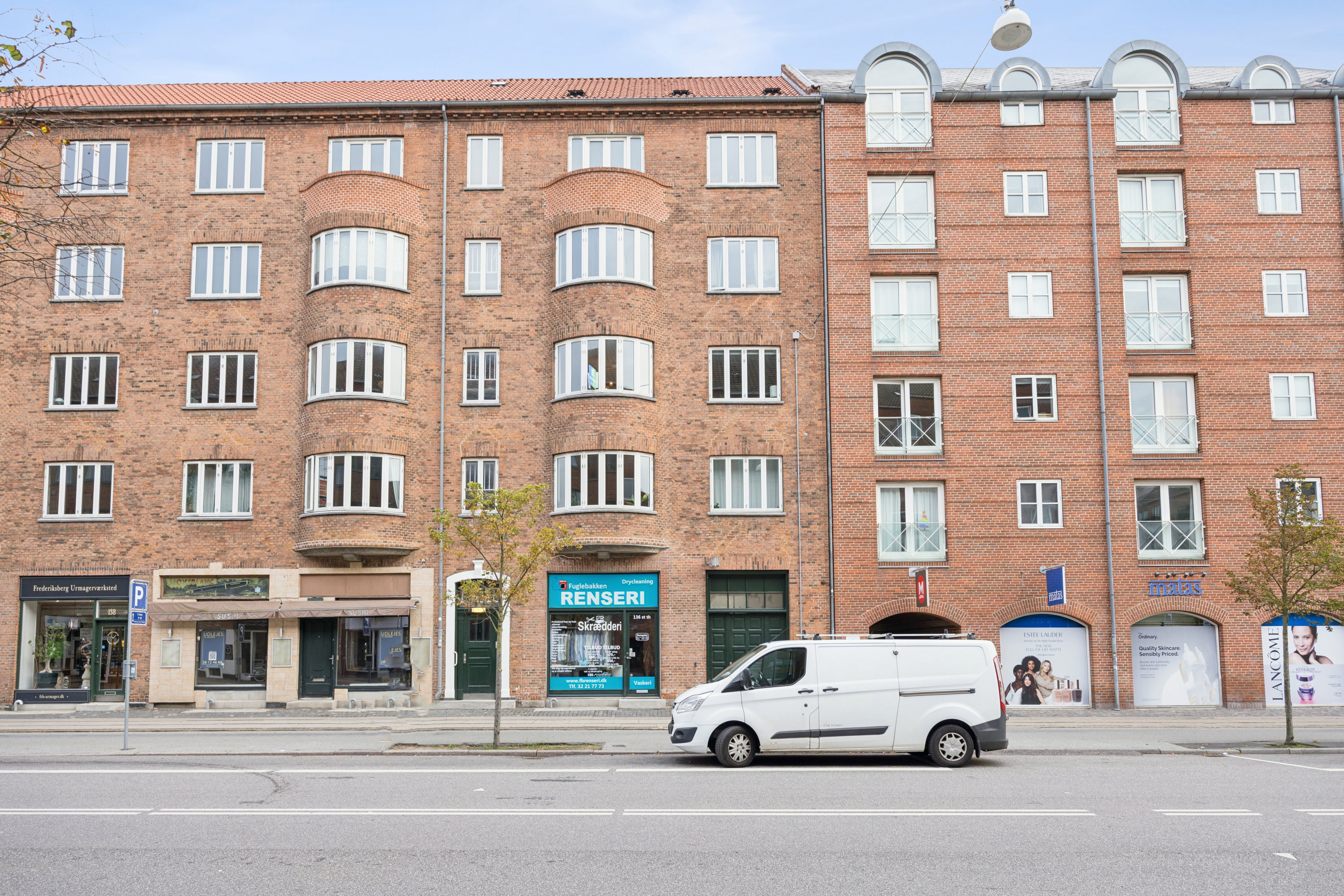 Fremhævet andet billede i fuldskærmstilstand. Billede af Borups Alle 136, 2. th., 2000 Frederiksberg