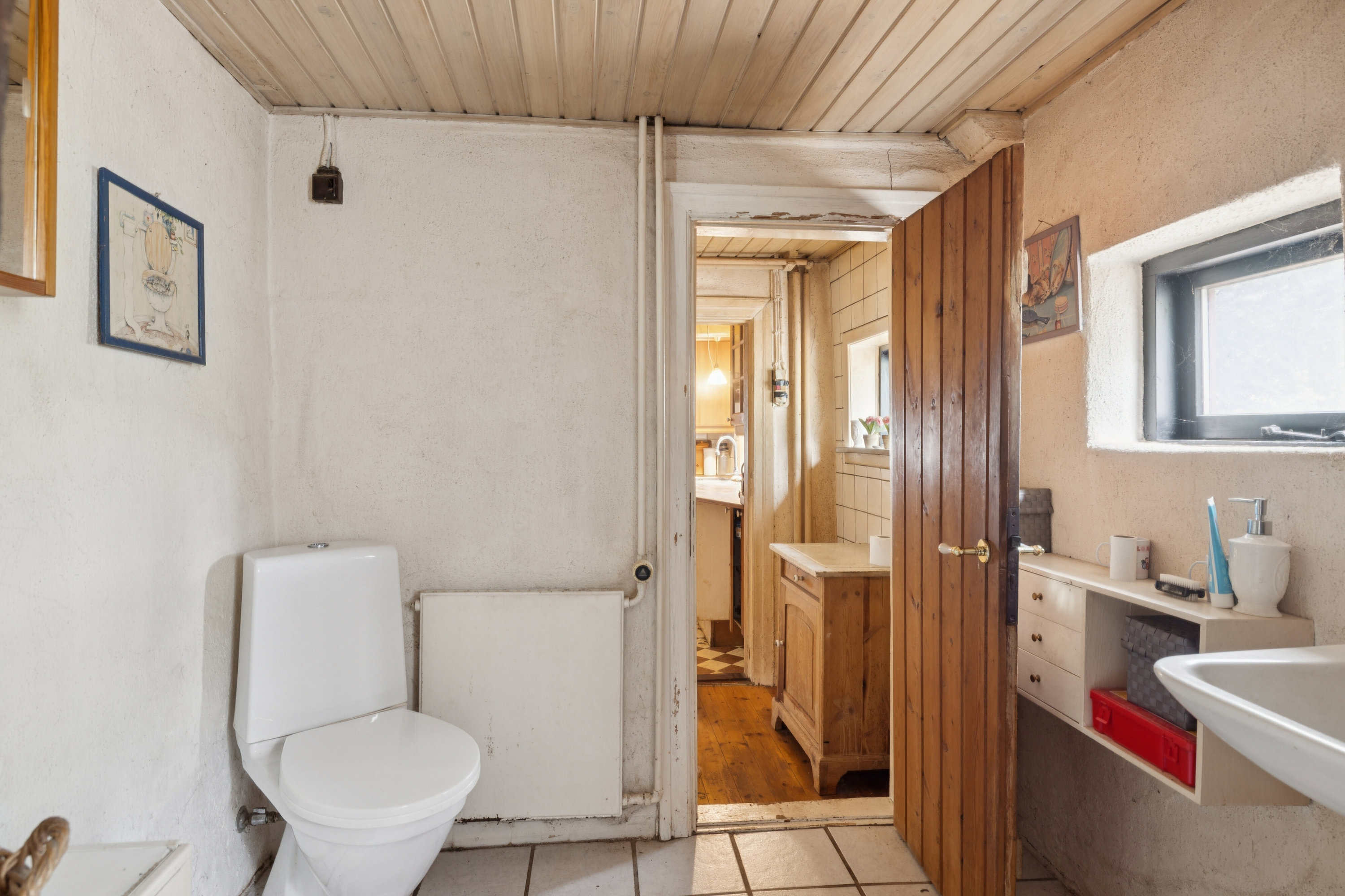 Fremhævet toilet billede i fuldskærmstilstand. Billede af Østerskovvej 25, Østerskov, 5932 Humble
