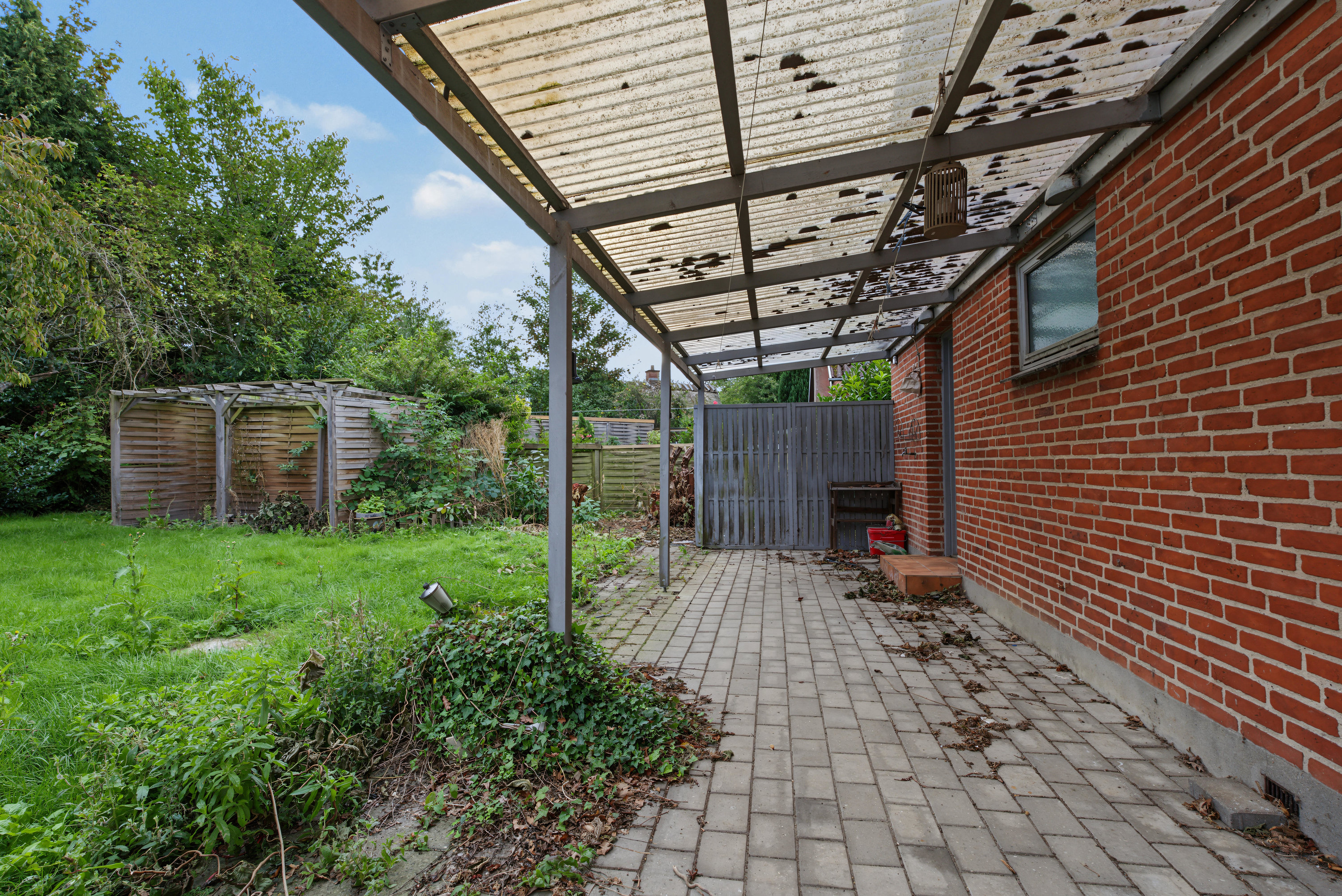 Fremhævet overdækket terrasse billede i fuldskærmstilstand. Billede af Skovengen 11, 4951 Nørreballe