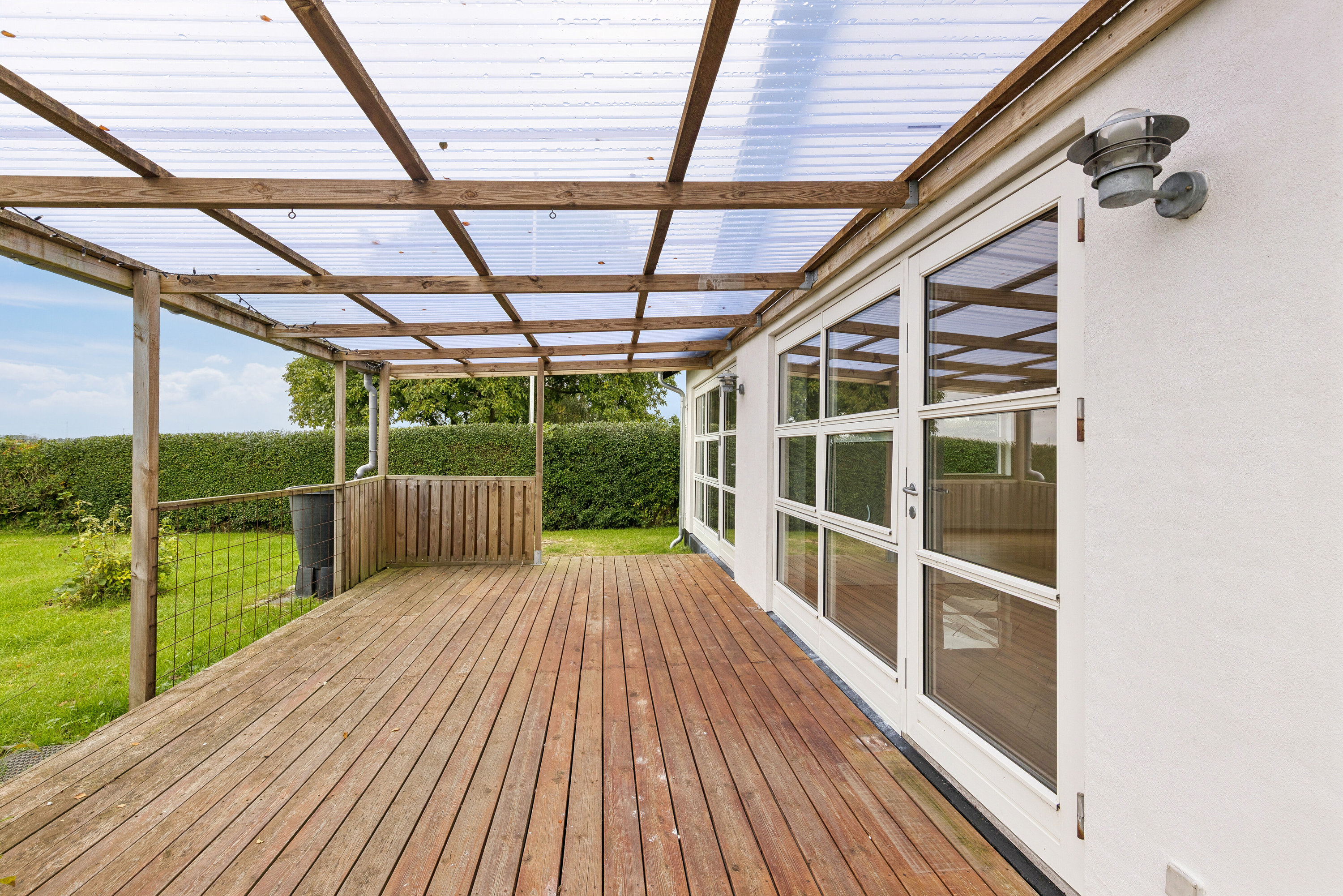 Fremhævet overdækket terrasse billede i fuldskærmstilstand. Billede af Lykkebakken 9, Årby, 4400 Kalundborg