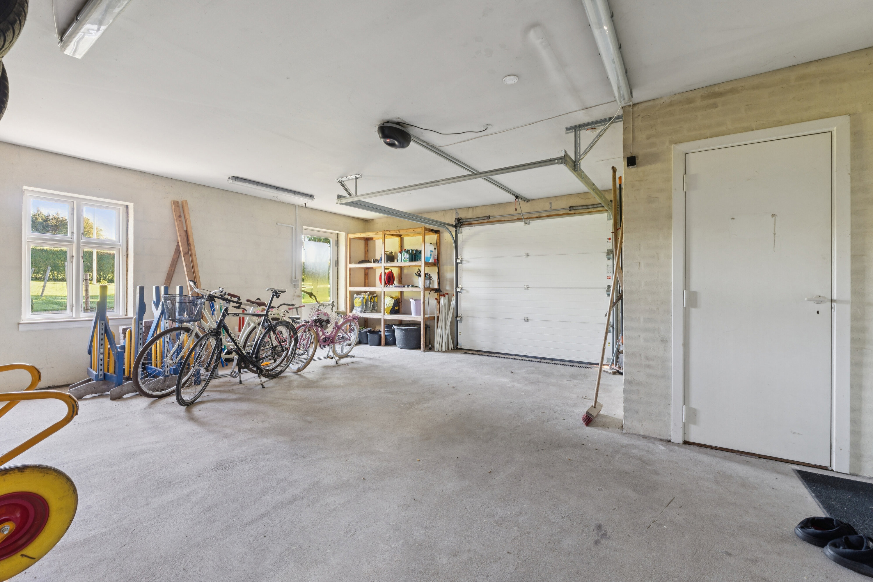 Fremhævet garage billede i fuldskærmstilstand. Billede af Udsigten 11, Vormark, 5874 Hesselager