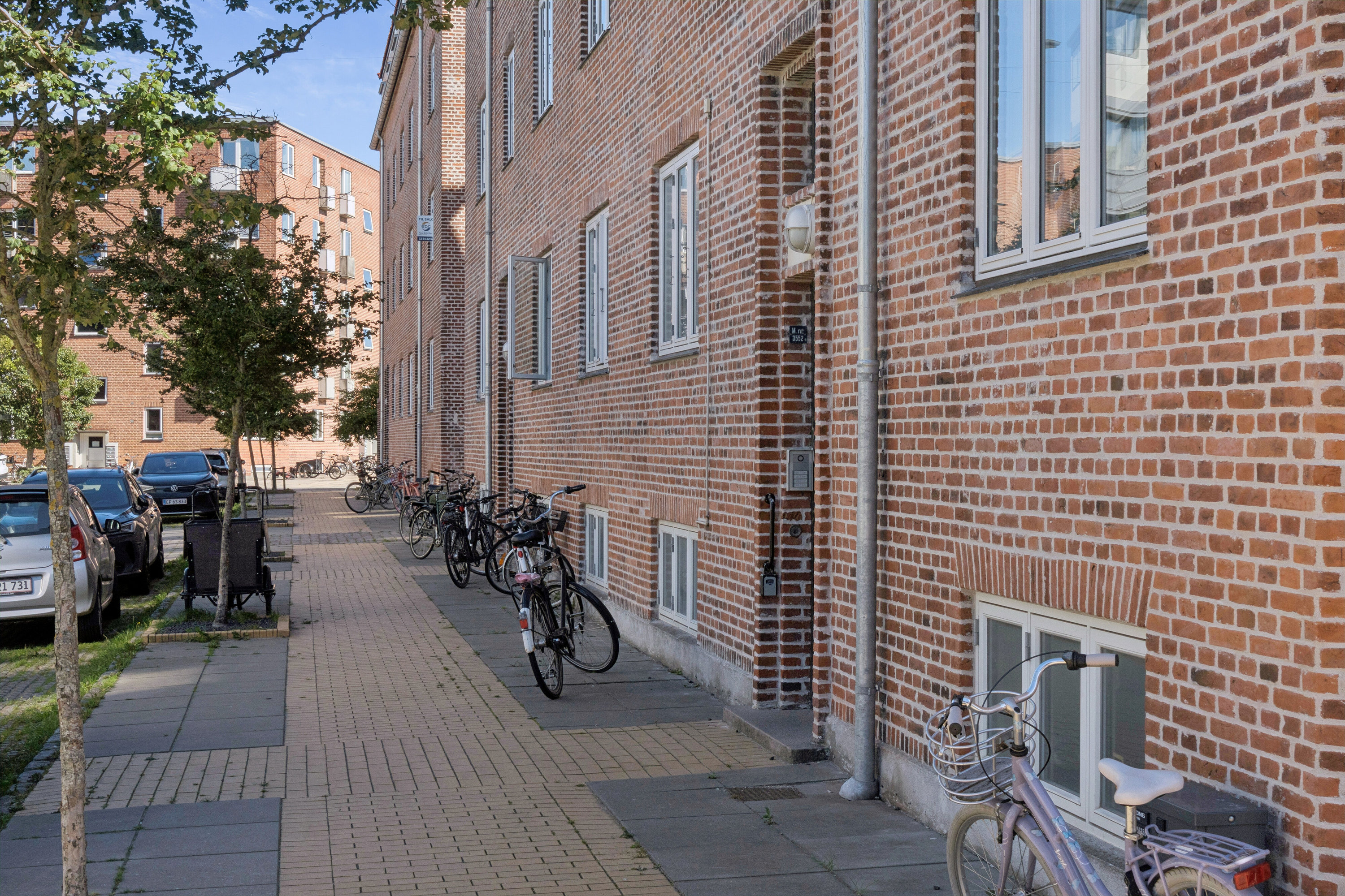 Fremhævet udendørs billede i fuldskærmstilstand. Billede af Mellemforts Allé 2, 3. tv., 2300 København S