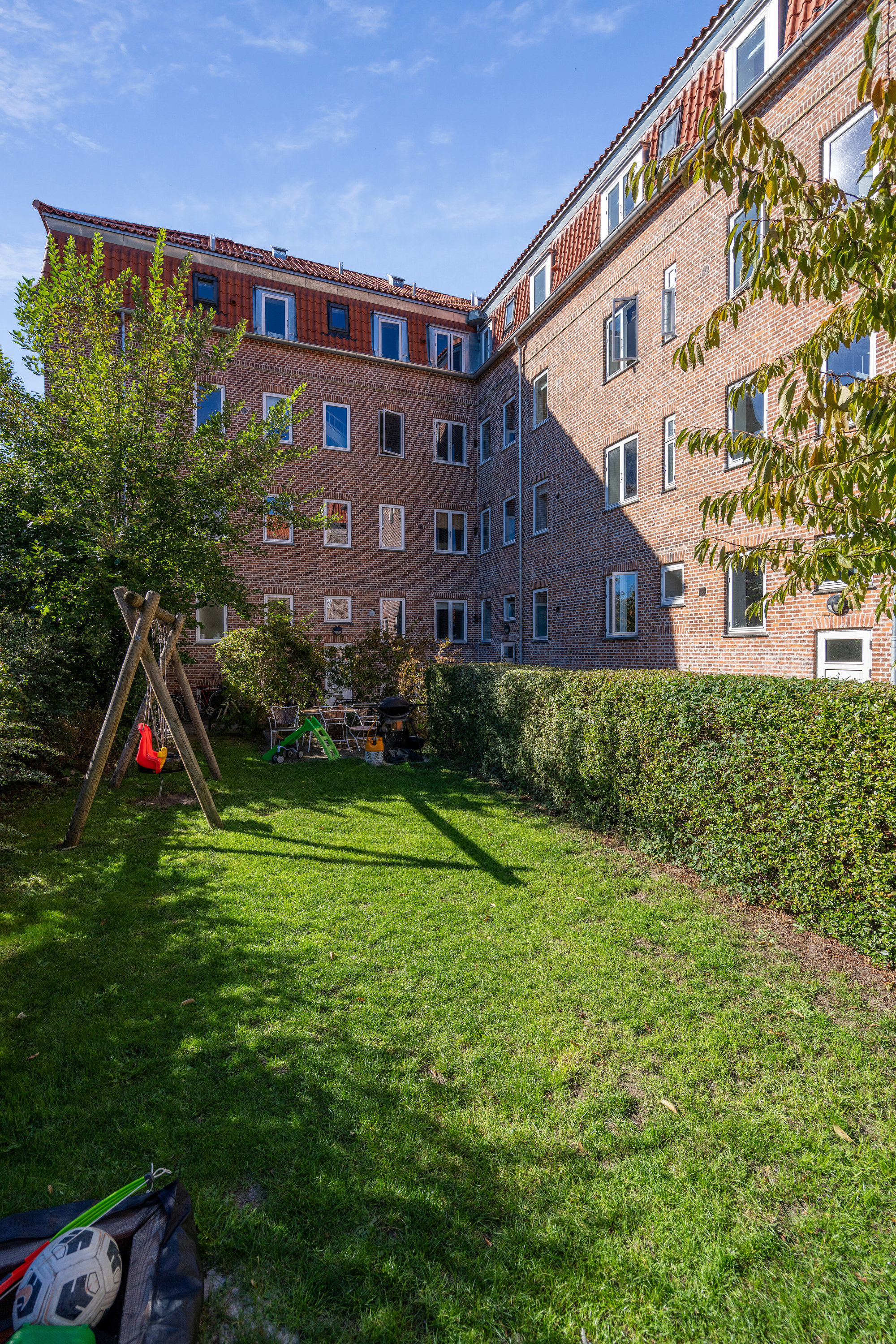 Fremhævet udendørs billede i fuldskærmstilstand. Billede af Mellemforts Allé 2, 3. tv., 2300 København S