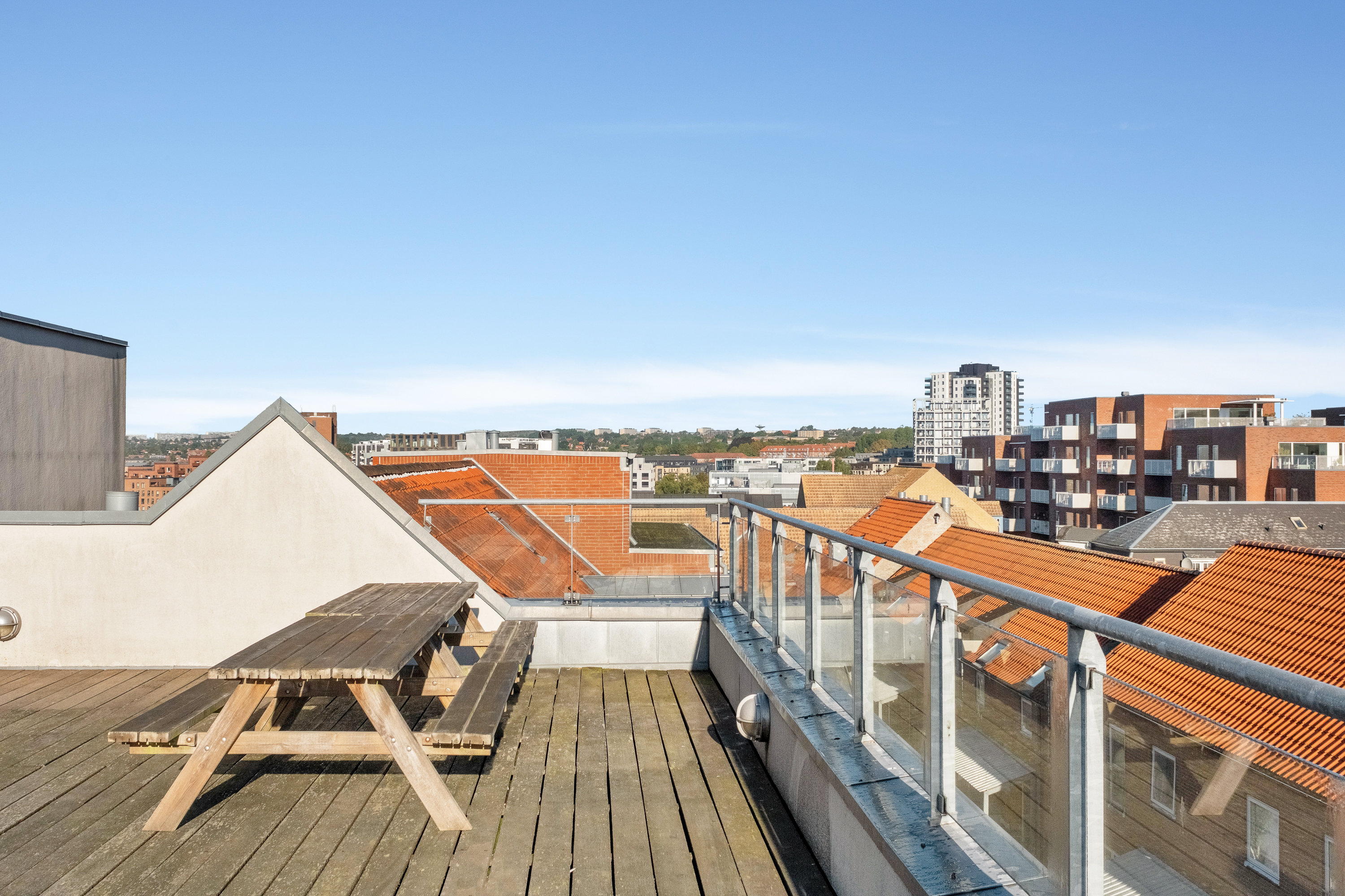 Fremhævet tagterrasse billede i fuldskærmstilstand. Billede af Søgade 1B, st. tv., 8000 Aarhus C
