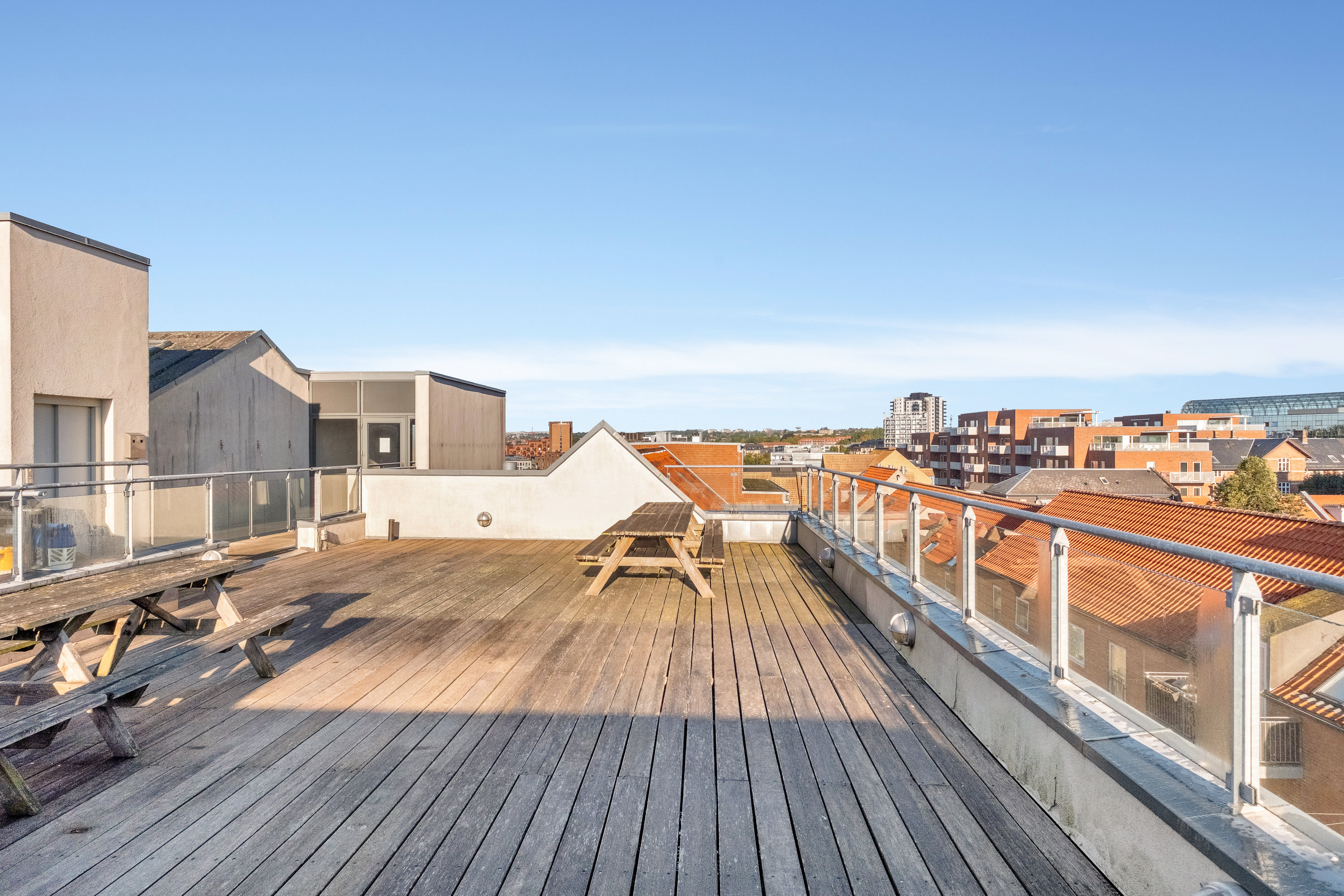 Fremhævet tagterrasse billede i fuldskærmstilstand. Billede af Søgade 1B, st. tv., 8000 Aarhus C