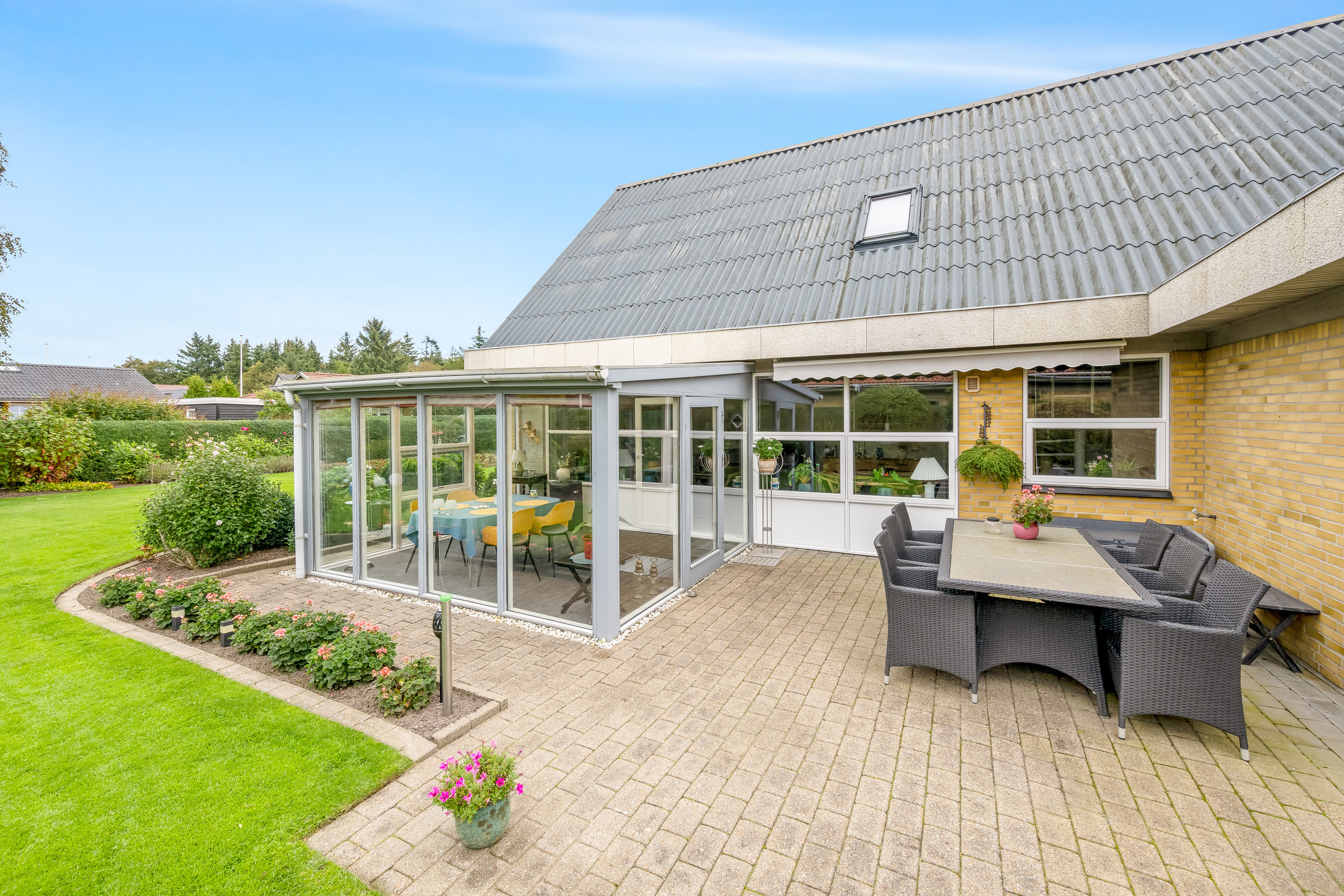 Fremhævet terrasse billede i fuldskærmstilstand. Billede af Svalevej 11, 6880 Tarm