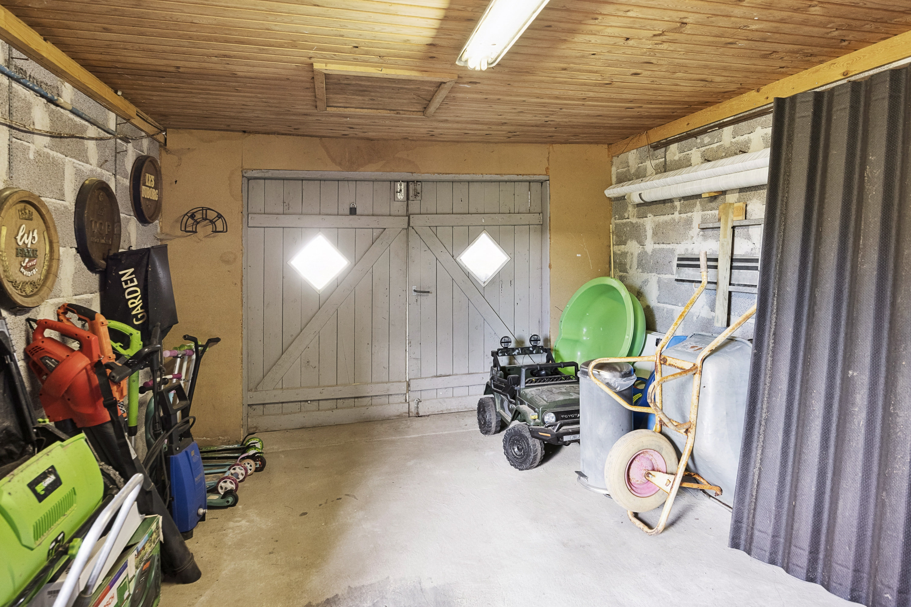 Fremhævet garage billede i fuldskærmstilstand. Billede af Vestvej 27, Langholt, 9310 Vodskov