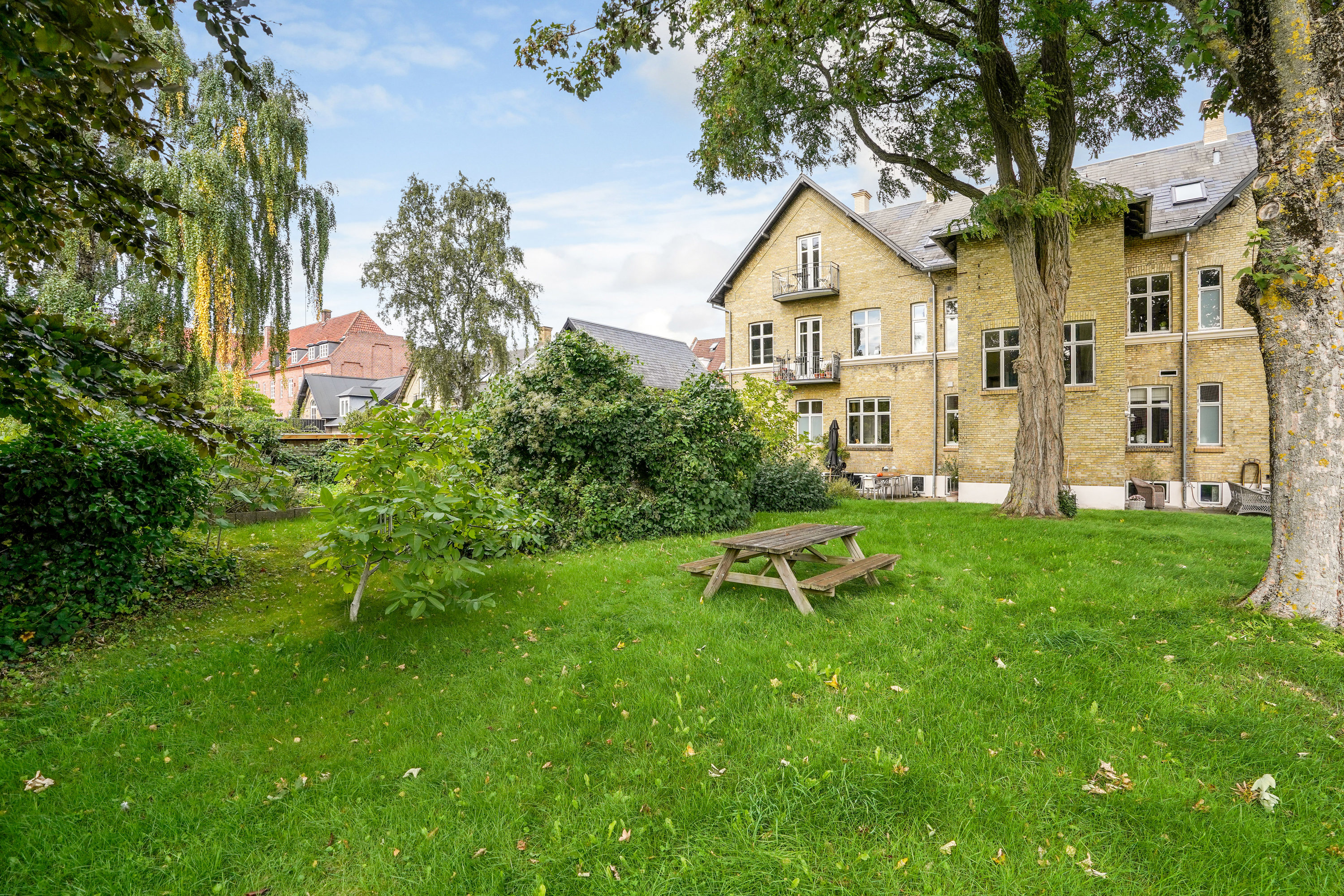 Fremhævet have billede i fuldskærmstilstand. Billede af Allégade 20B, st., 5000 Odense C