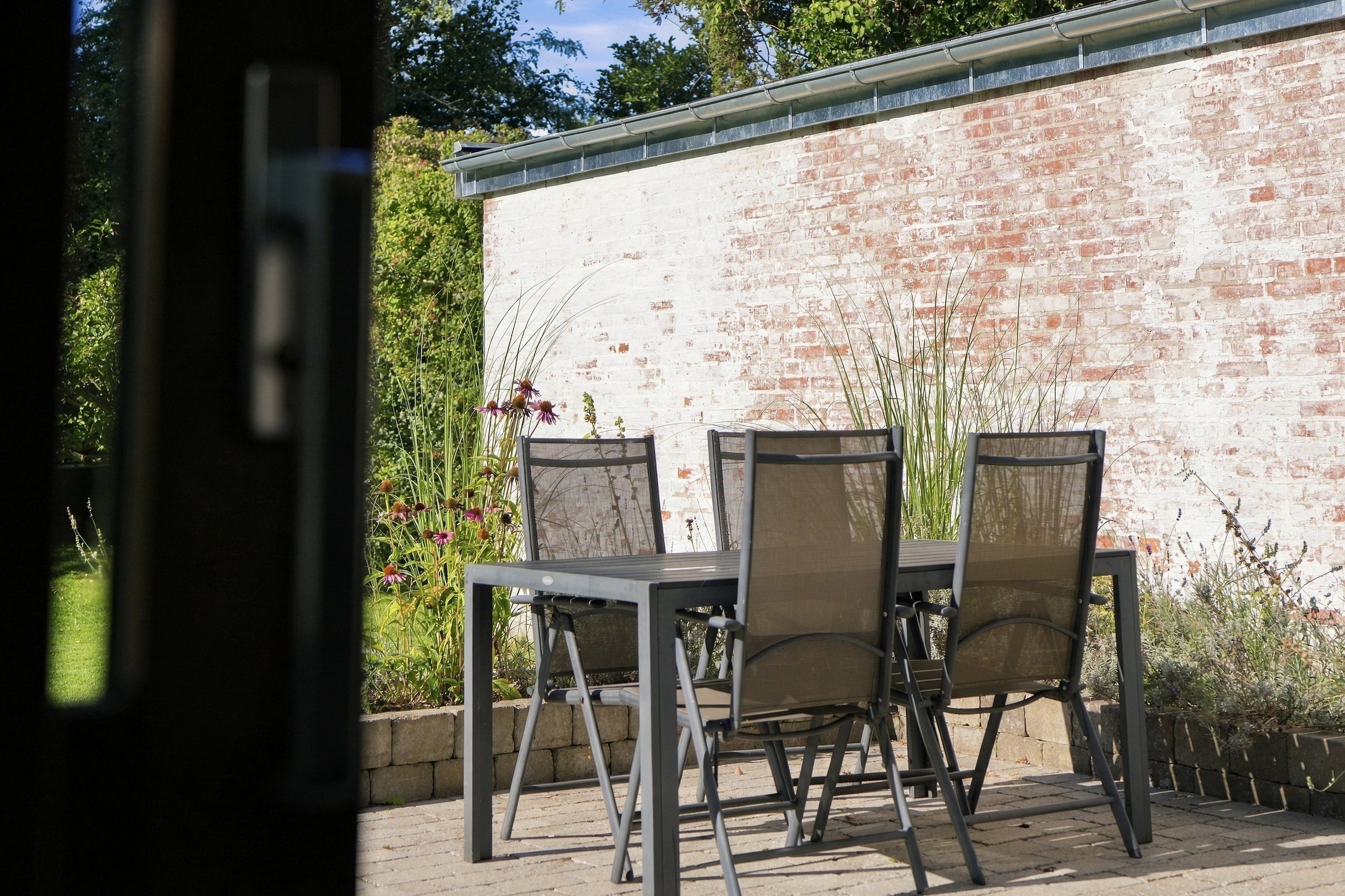 Fremhævet terrasse billede i fuldskærmstilstand. Billede af Sandviggårdsvej 6, 3400 Hillerød