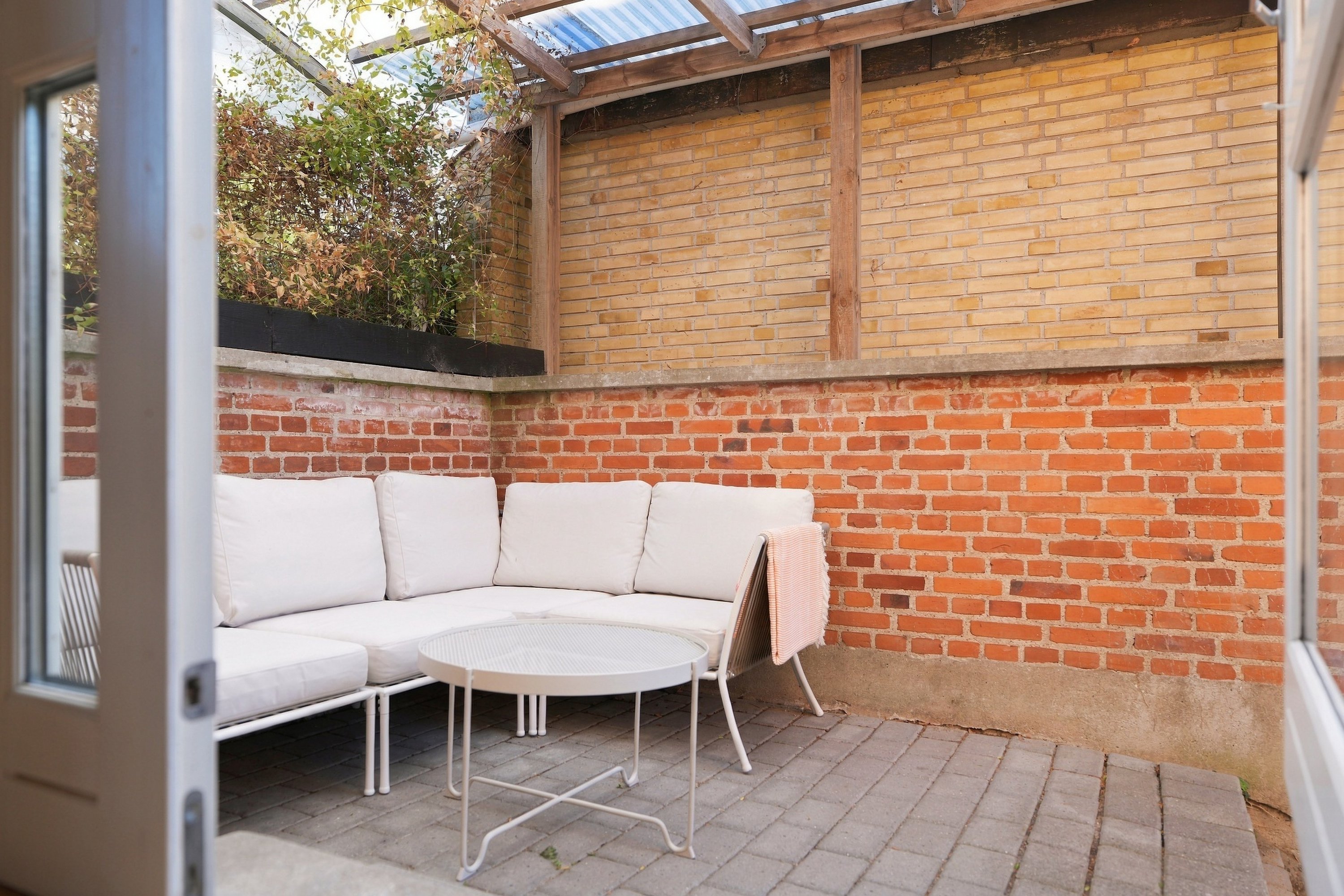 Fremhævet terrasse billede i fuldskærmstilstand. Billede af Sandviggårdsvej 6, 3400 Hillerød