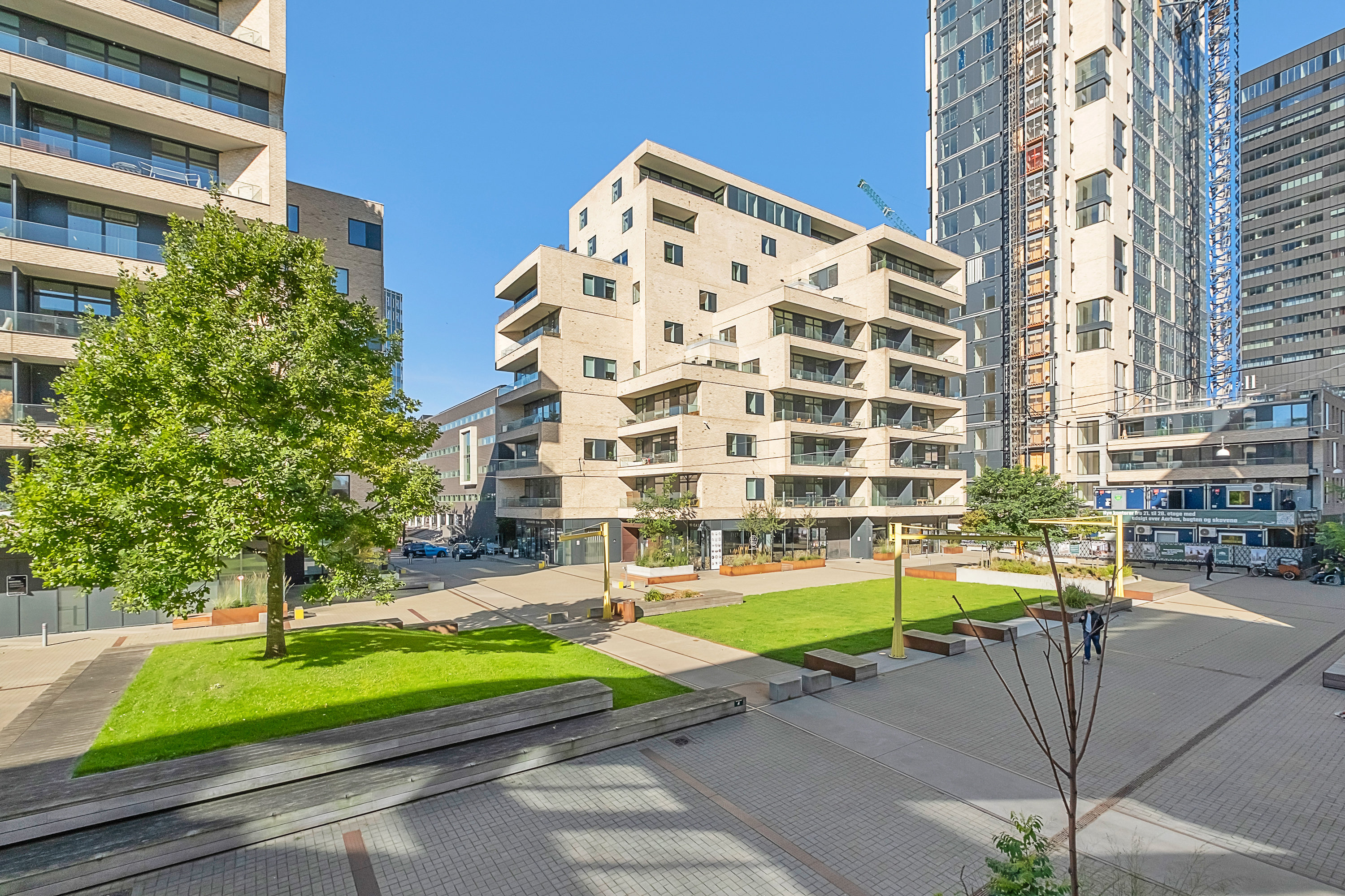 Fremhævet facade billede i fuldskærmstilstand. Billede af Frederiks Plads 8, 3. 8., 8000 Aarhus C
