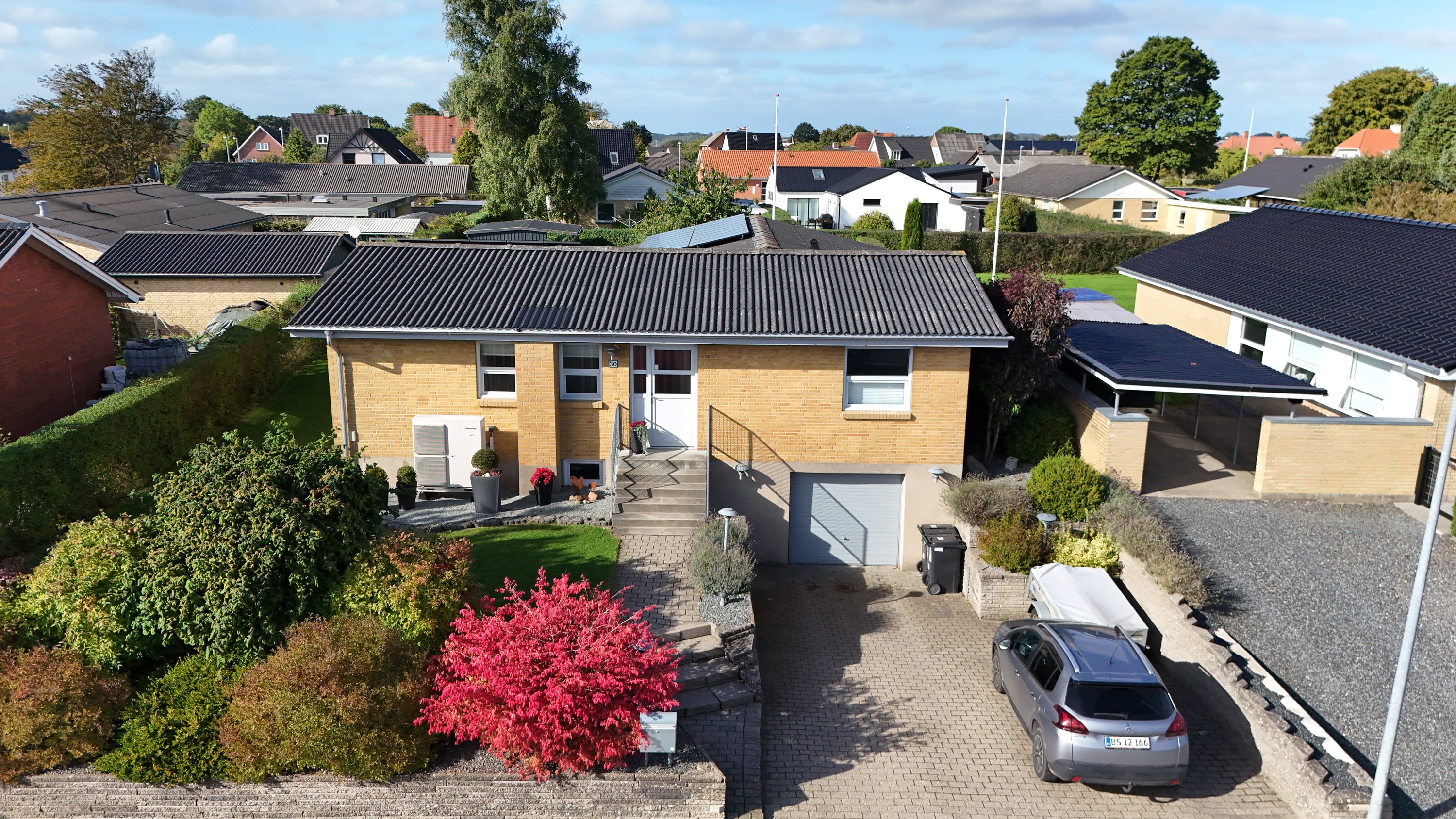 Fremhævet drone billede i fuldskærmstilstand. Billede af Sallingvej 30, 9500 Hobro
