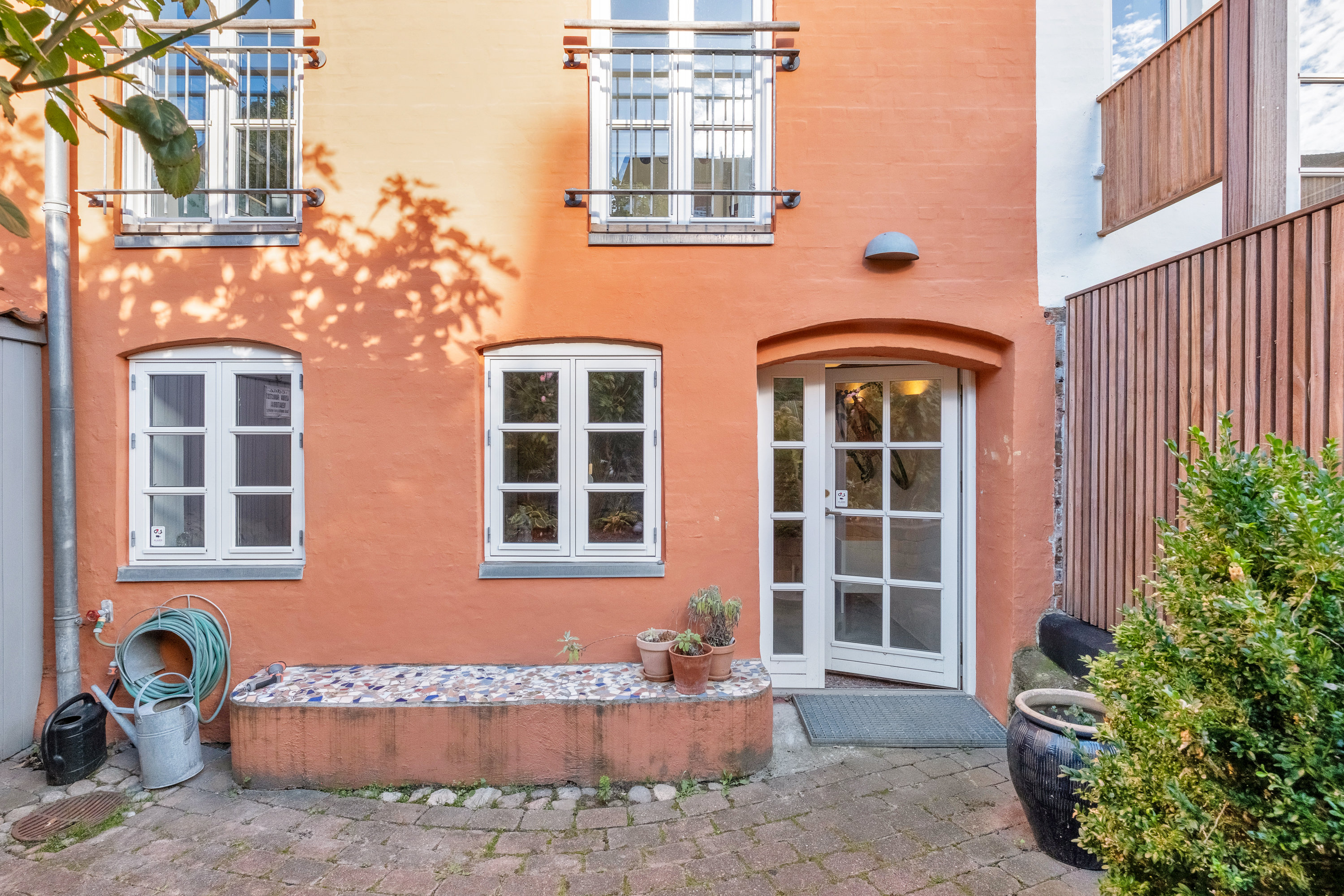 Fremhævet bag facade billede i fuldskærmstilstand. Billede af Lollandsgade 39, 8000 Aarhus C