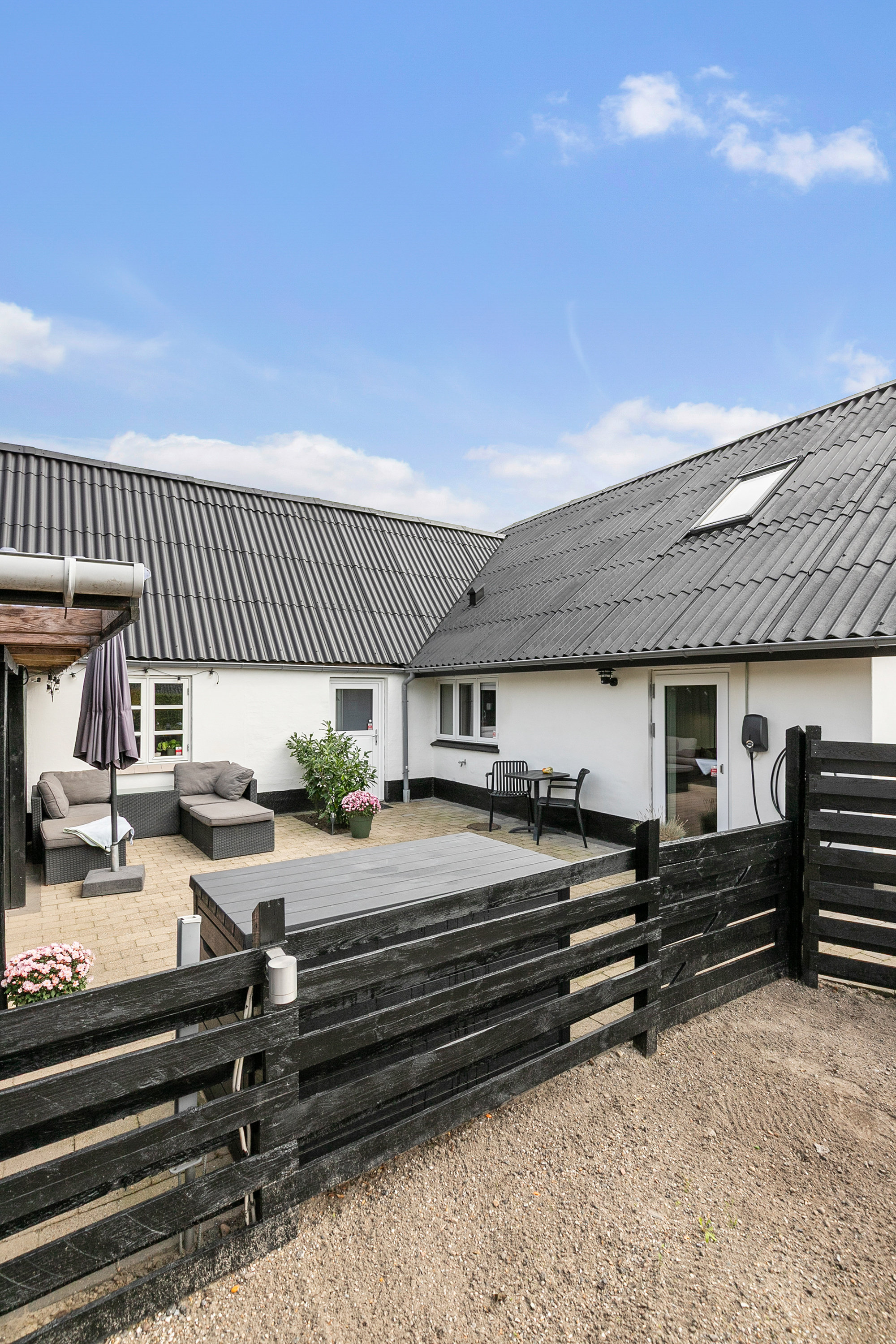 Fremhævet facade billede i fuldskærmstilstand. Billede af Gl. Landevej 141, Ryaa, 9440 Aabybro