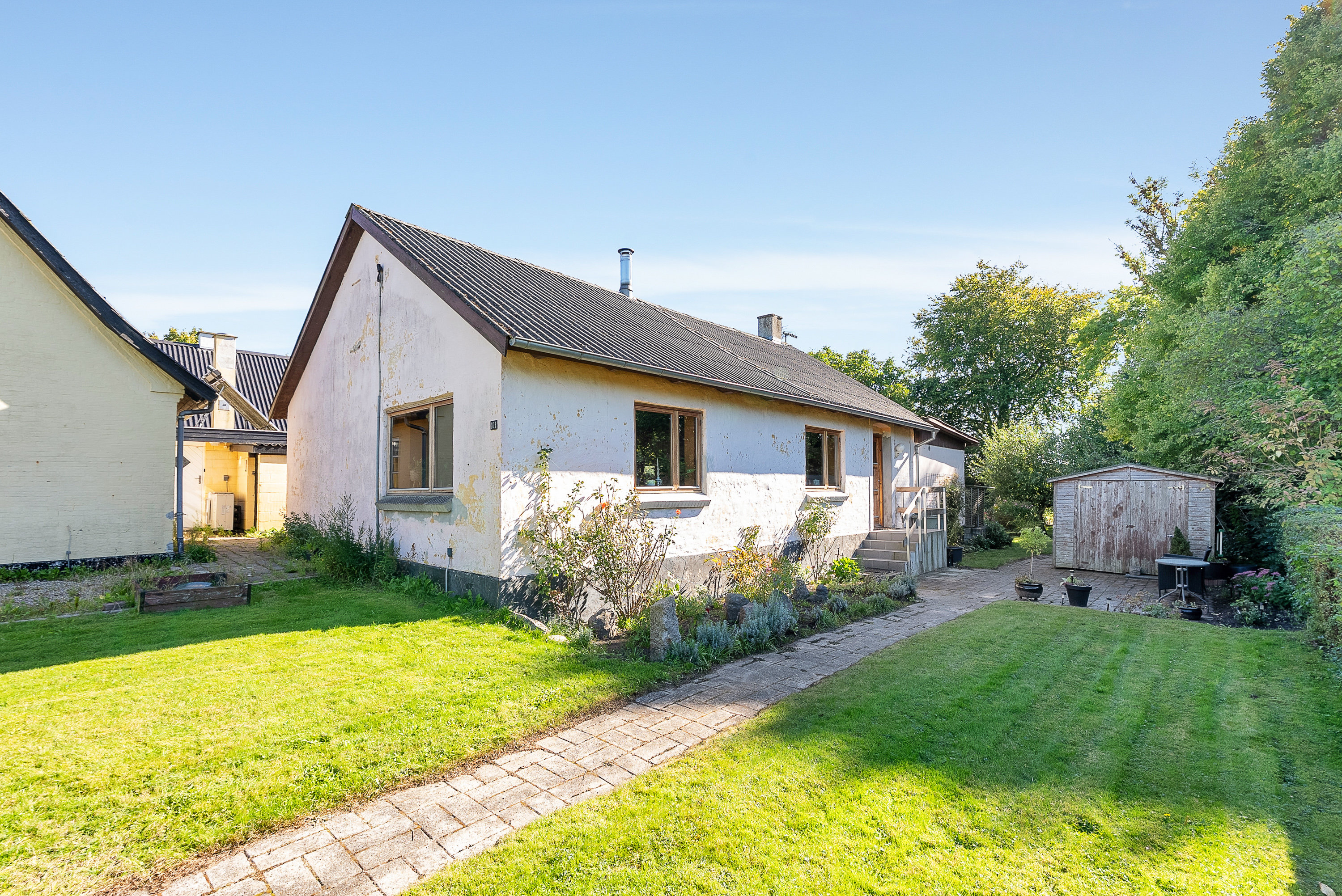 Fremhævet facade billede i fuldskærmstilstand. Billede af Allesøvej 101, Lumby-Torp, 5270 Odense N