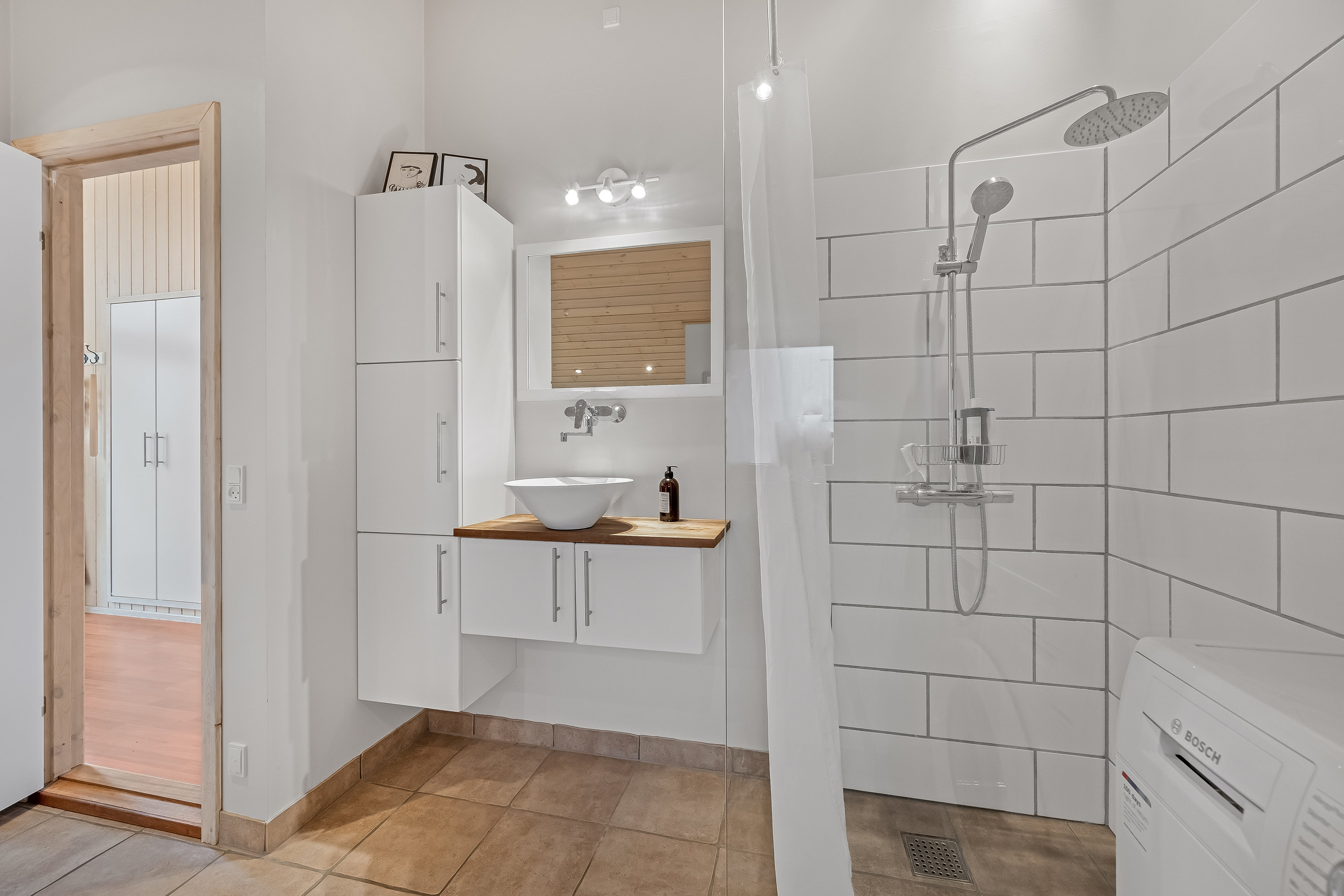 Fremhævet toilet  billede i fuldskærmstilstand. Billede af Stikkelsbærvej 1, Vostrup, 6880 Tarm