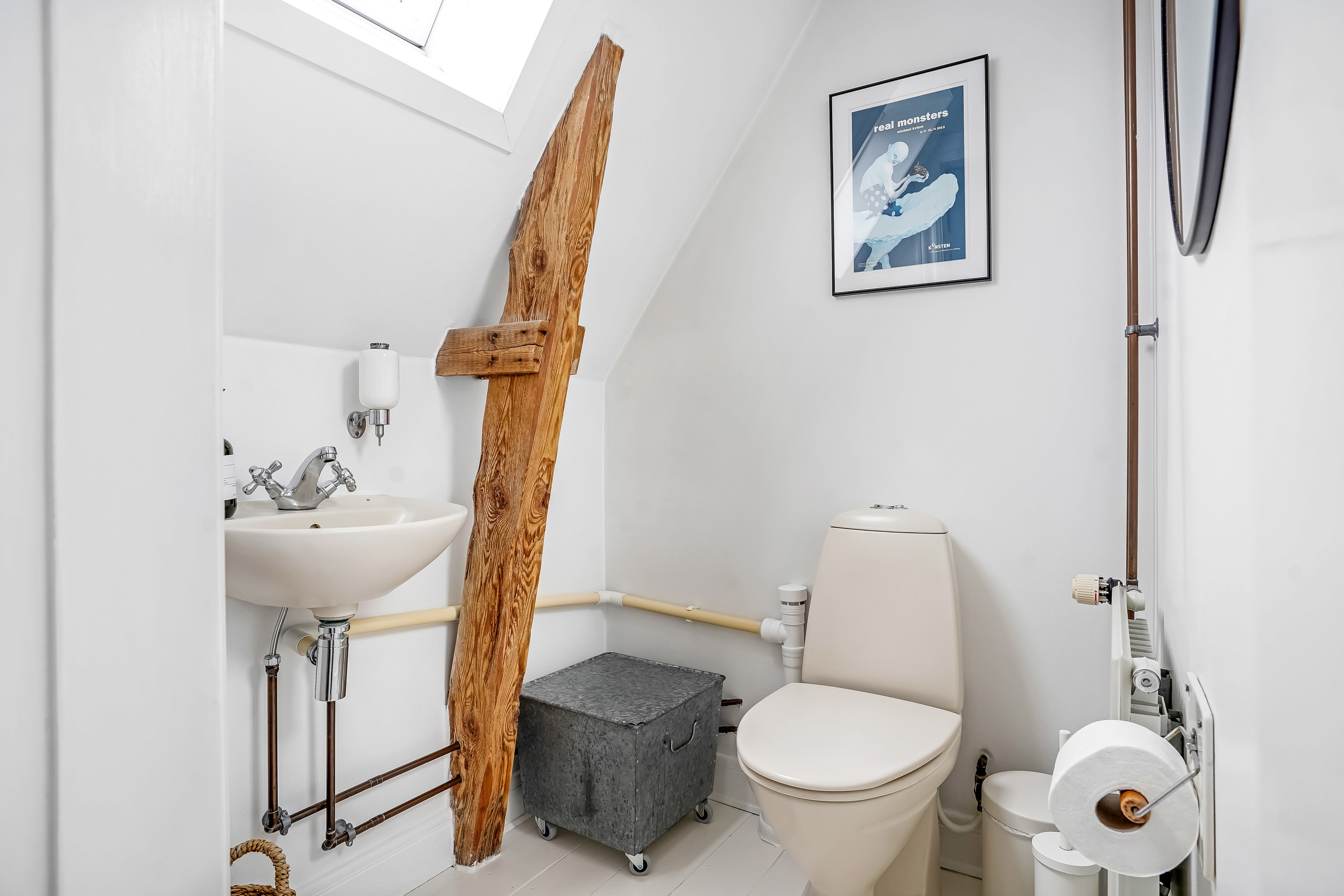 Fremhævet toilet billede i fuldskærmstilstand. Billede af Fasanvej 27, 5230 Odense M