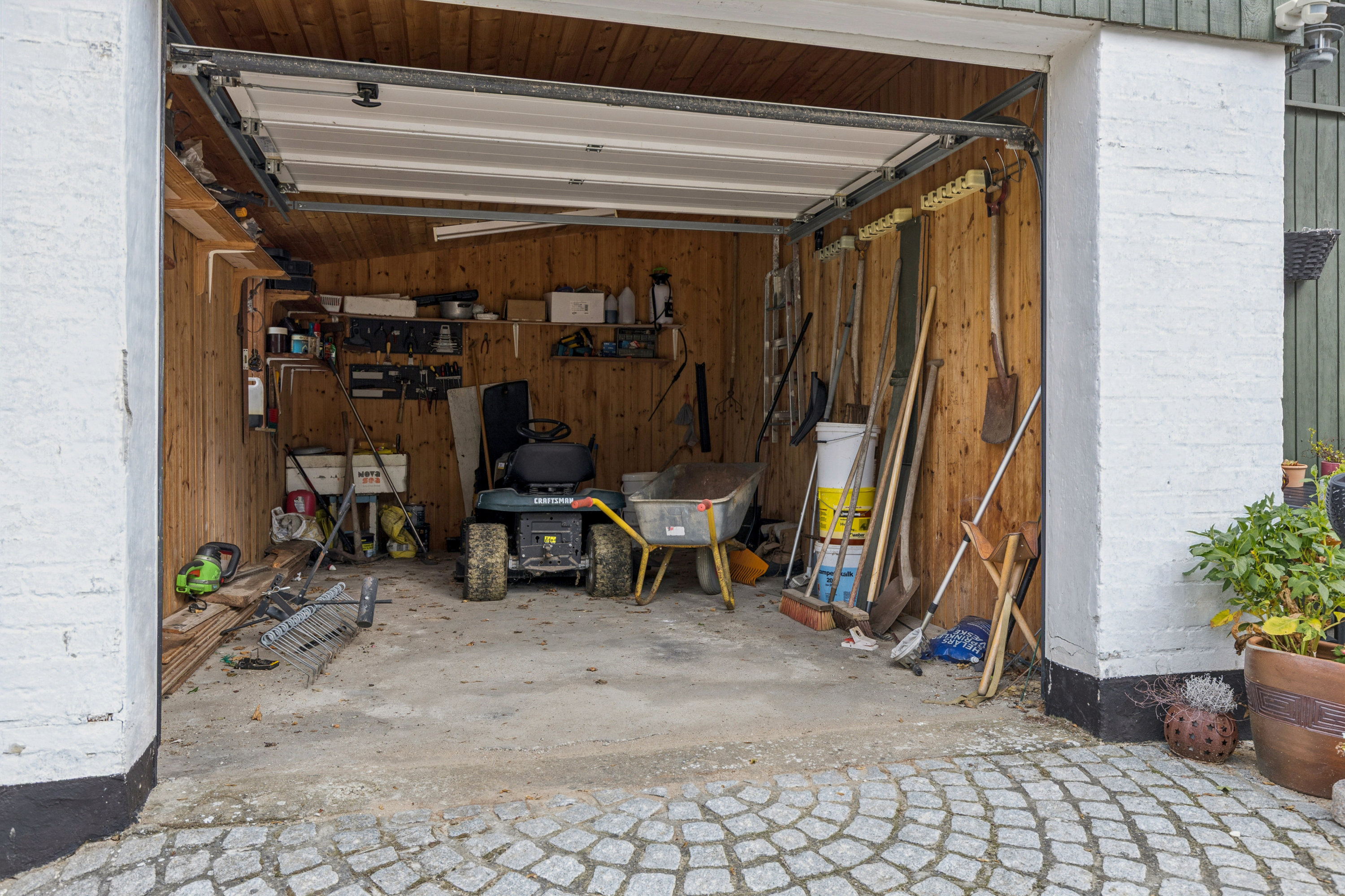 Fremhævet garage billede i fuldskærmstilstand. Billede af Havnsøvej 46, 4591 Føllenslev