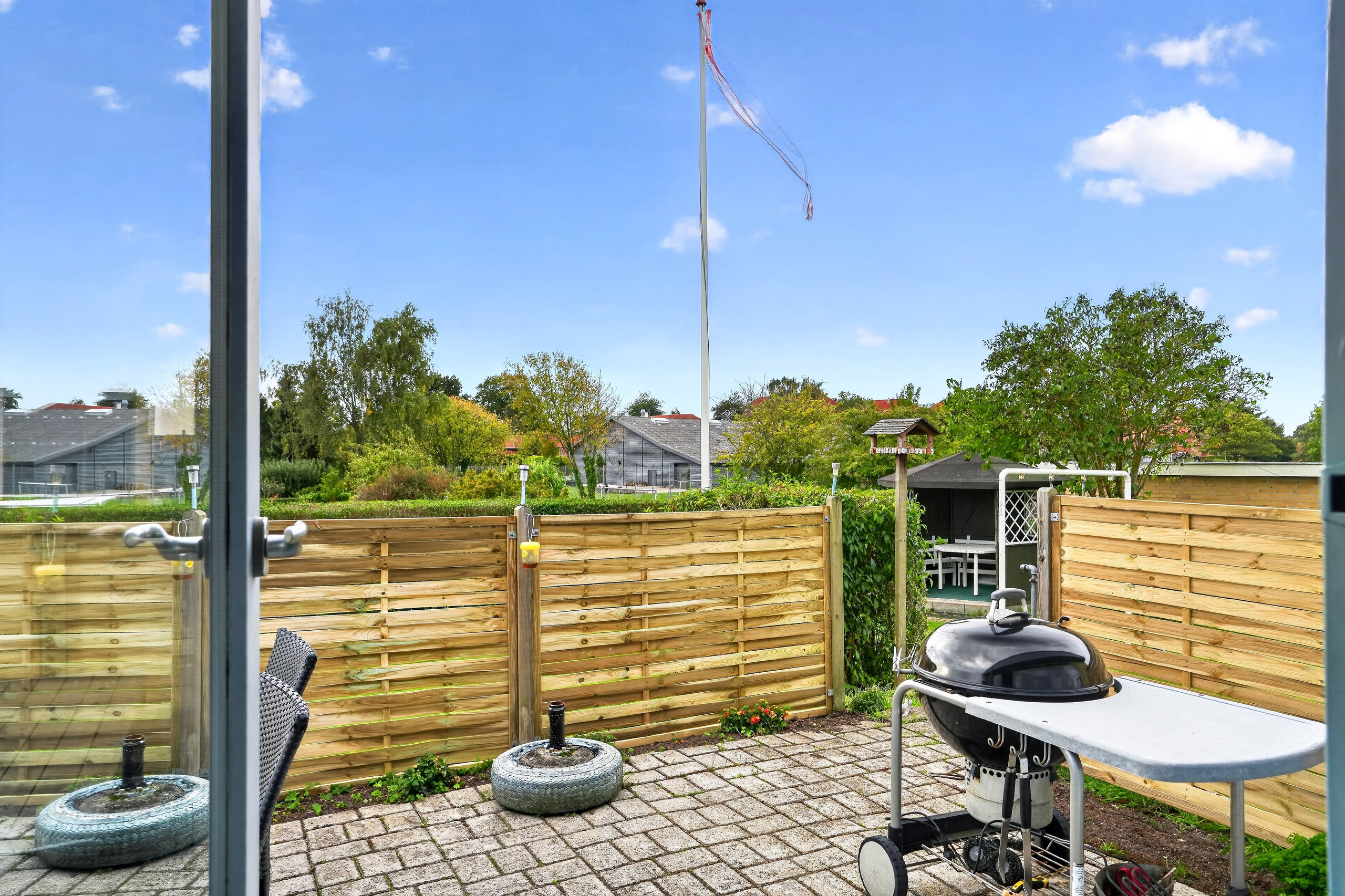 Fremhævet terrasse billede i fuldskærmstilstand. Billede af Rugmarken 3, 4340 Tølløse