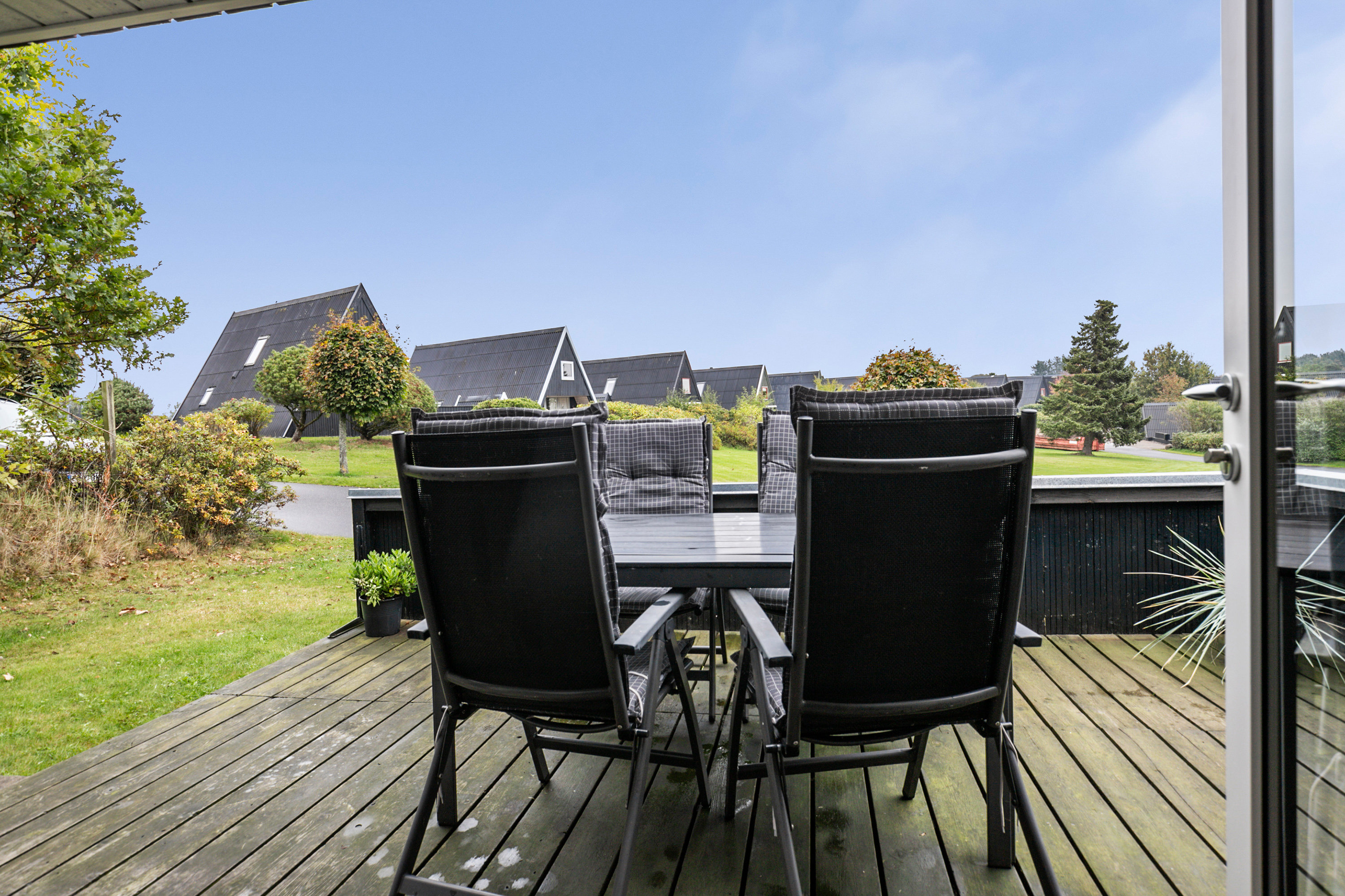 Fremhævet terrasse billede i fuldskærmstilstand. Billede af Golfsvinget 18, Gatten, 9640 Farsø