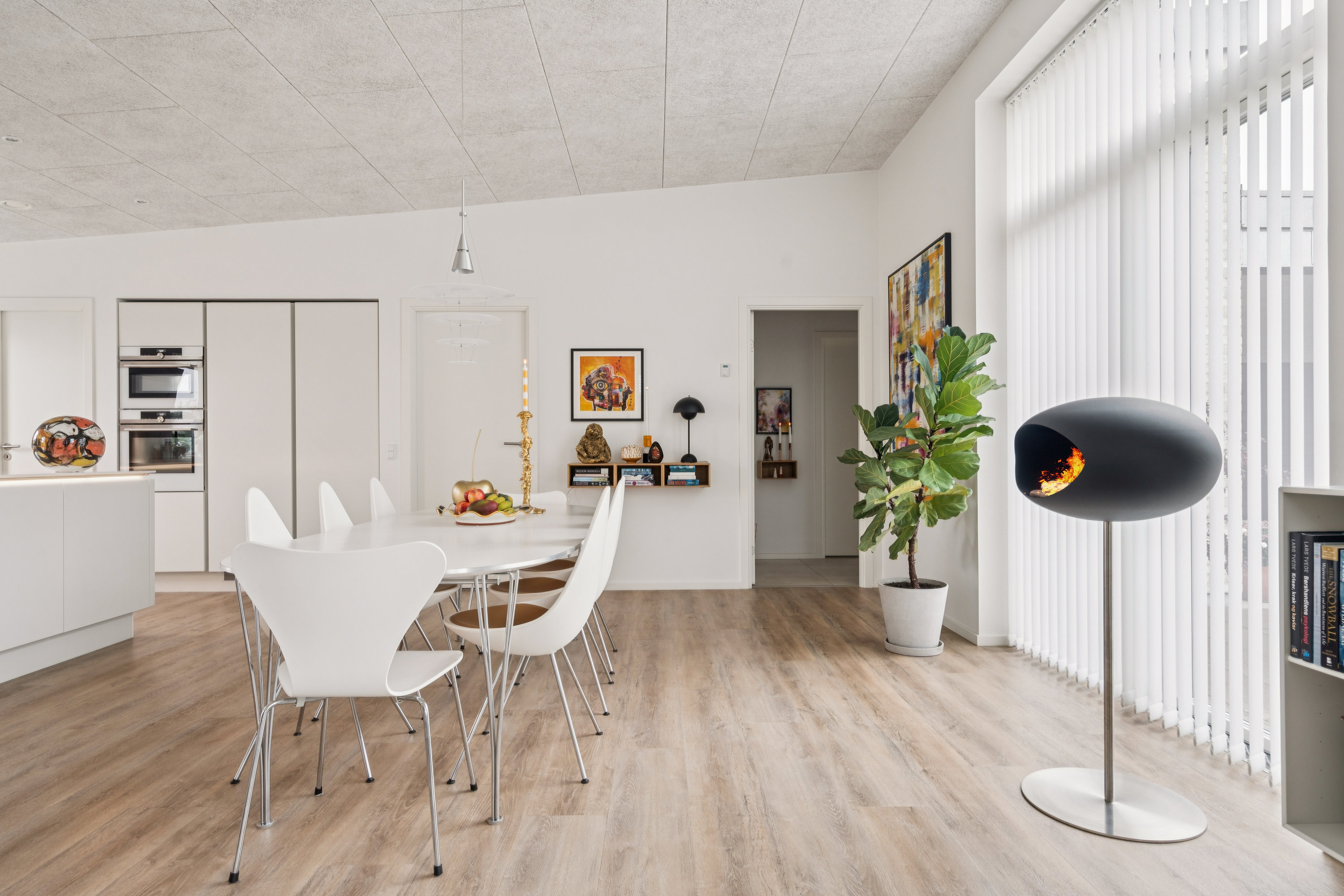 Fremhævet stue billede i fuldskærmstilstand. Billede af Nicolajs Have 10, Nørhalne, 9430 Vadum