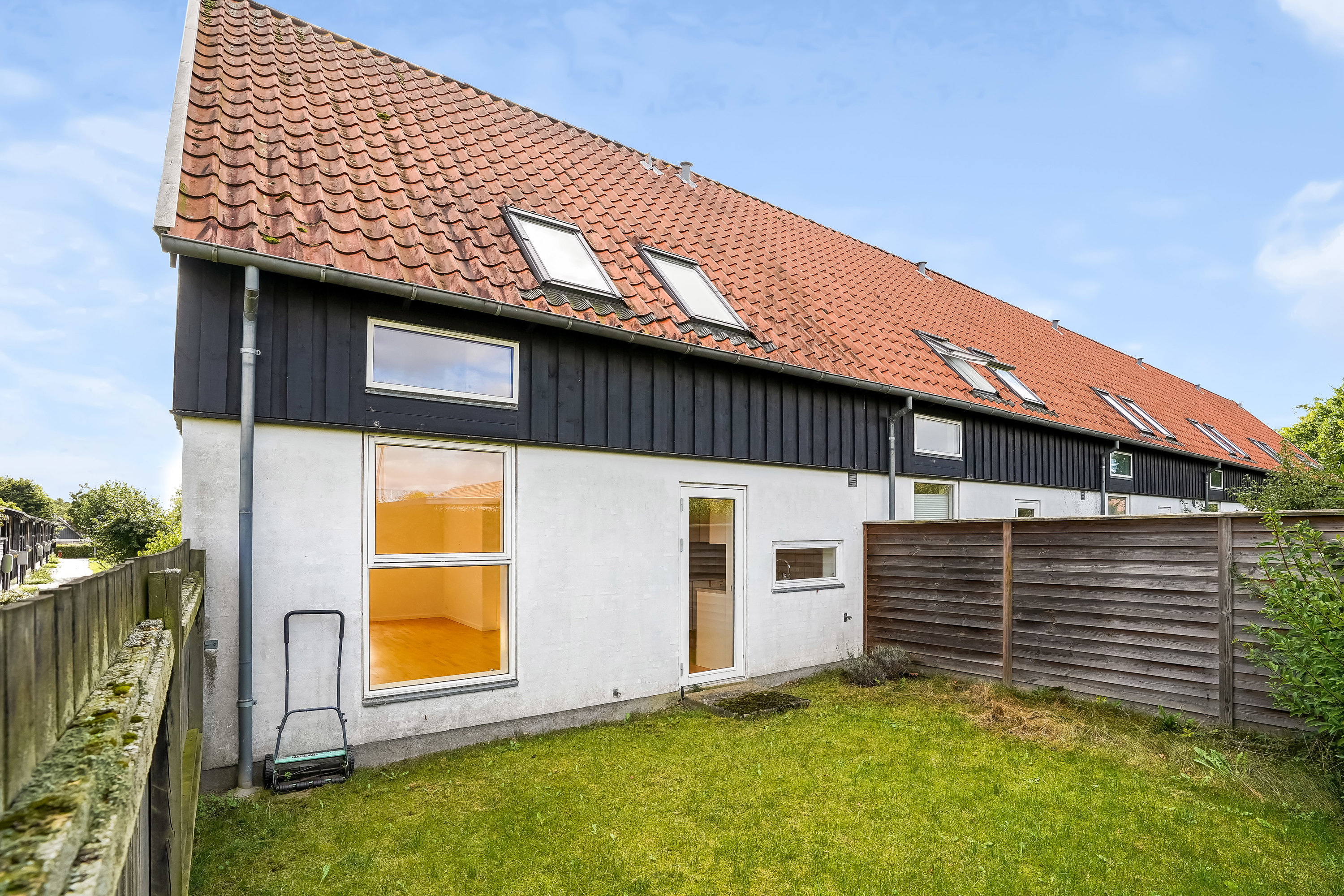 Fremhævet ejendommen billede i fuldskærmstilstand. Billede af Neder-Holluf-Vej 16G, Neder Holluf, 5220 Odense SØ