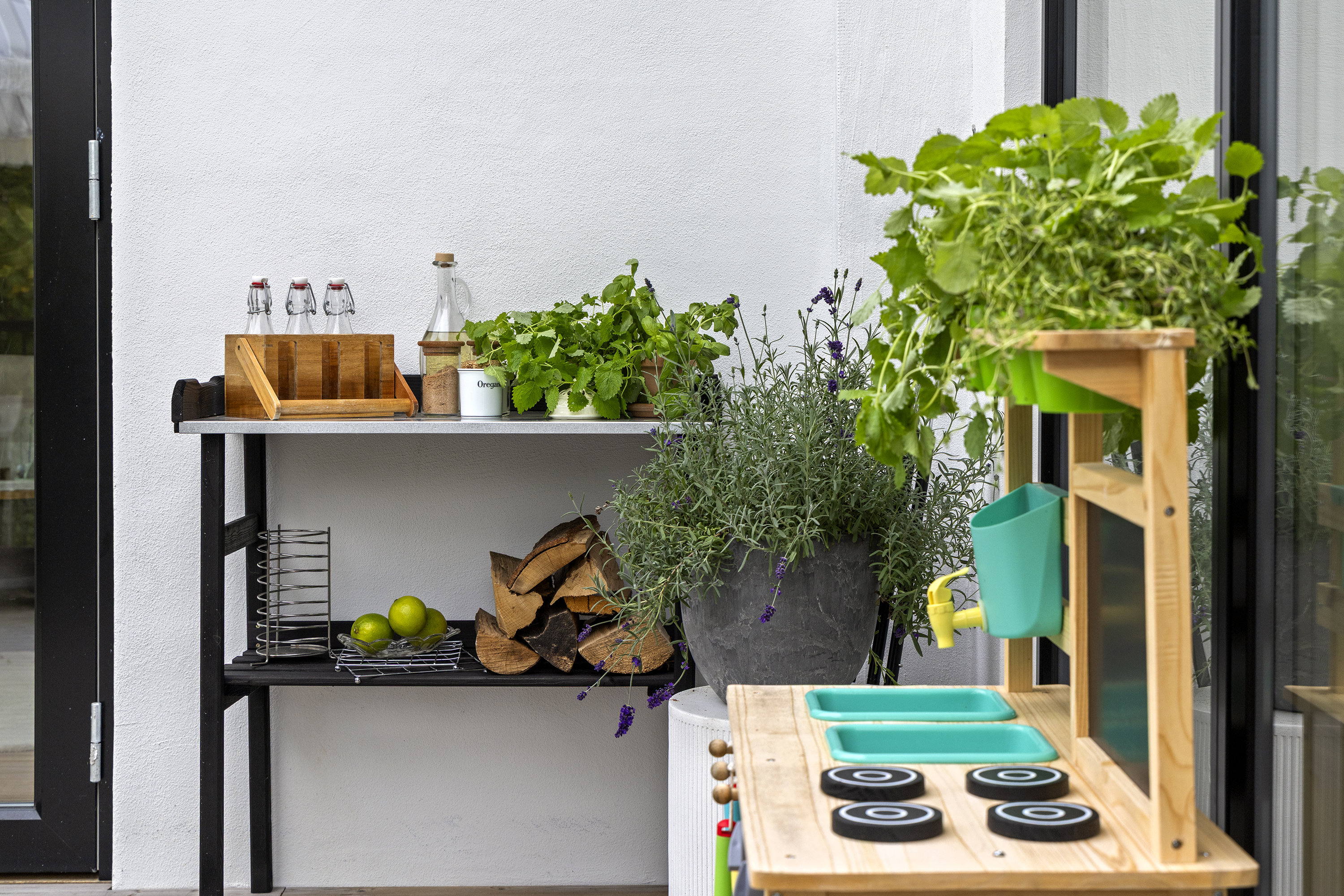 Fremhævet terrasse billede i fuldskærmstilstand. Billede af Fløjtevej 8, 3650 Ølstykke
