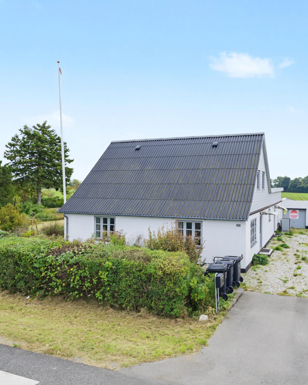 Fremhævet facade billede i fuldskærmstilstand. Billede af Maribovej 258, 4920 Søllested