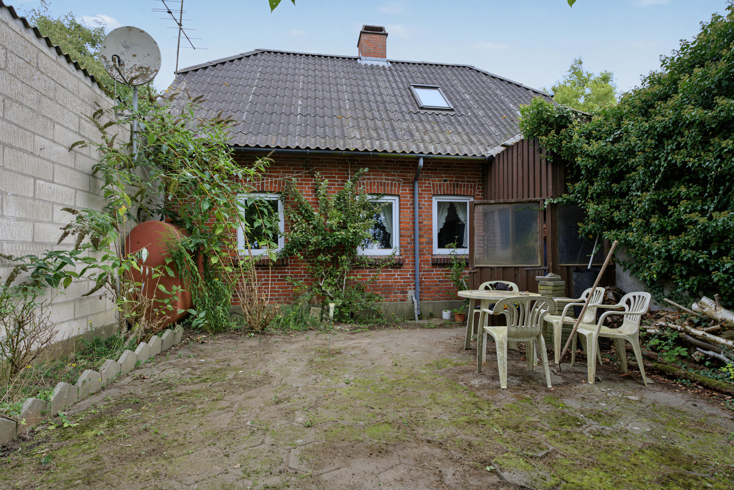 Fremhævet terrasse billede i fuldskærmstilstand. Billede af Byvej 6, Bjernæs, 4970 Rødby