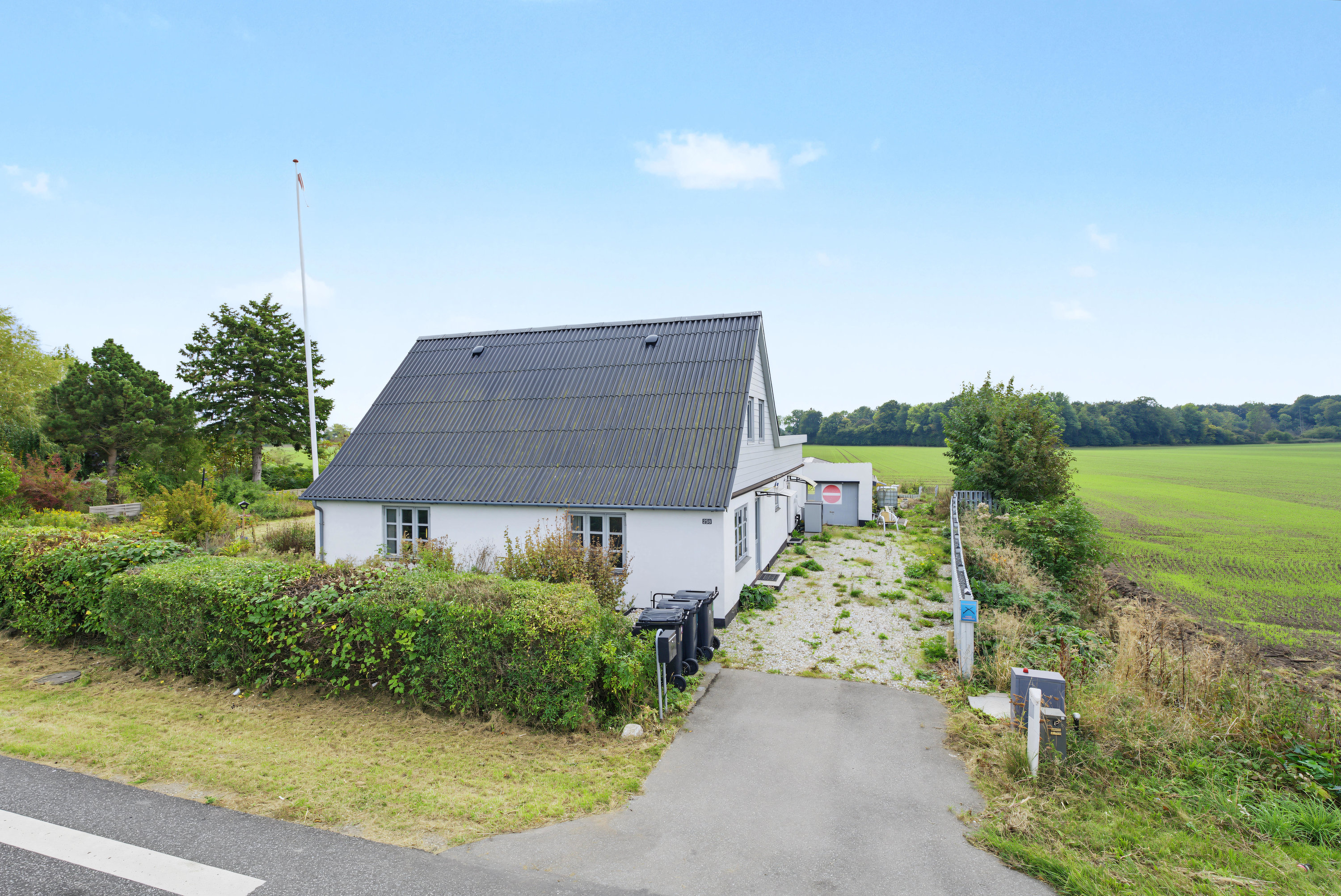 Fremhævet mastefoto billede i fuldskærmstilstand. Billede af Maribovej 258, 4920 Søllested