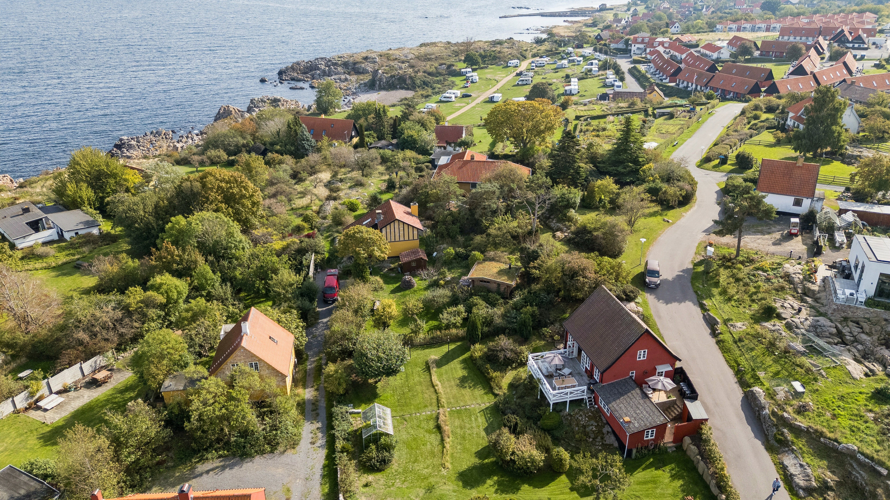 Fremhævet luftfoto billede i fuldskærmstilstand. Billede af Melsted Langgade 56, 3760 Gudhjem