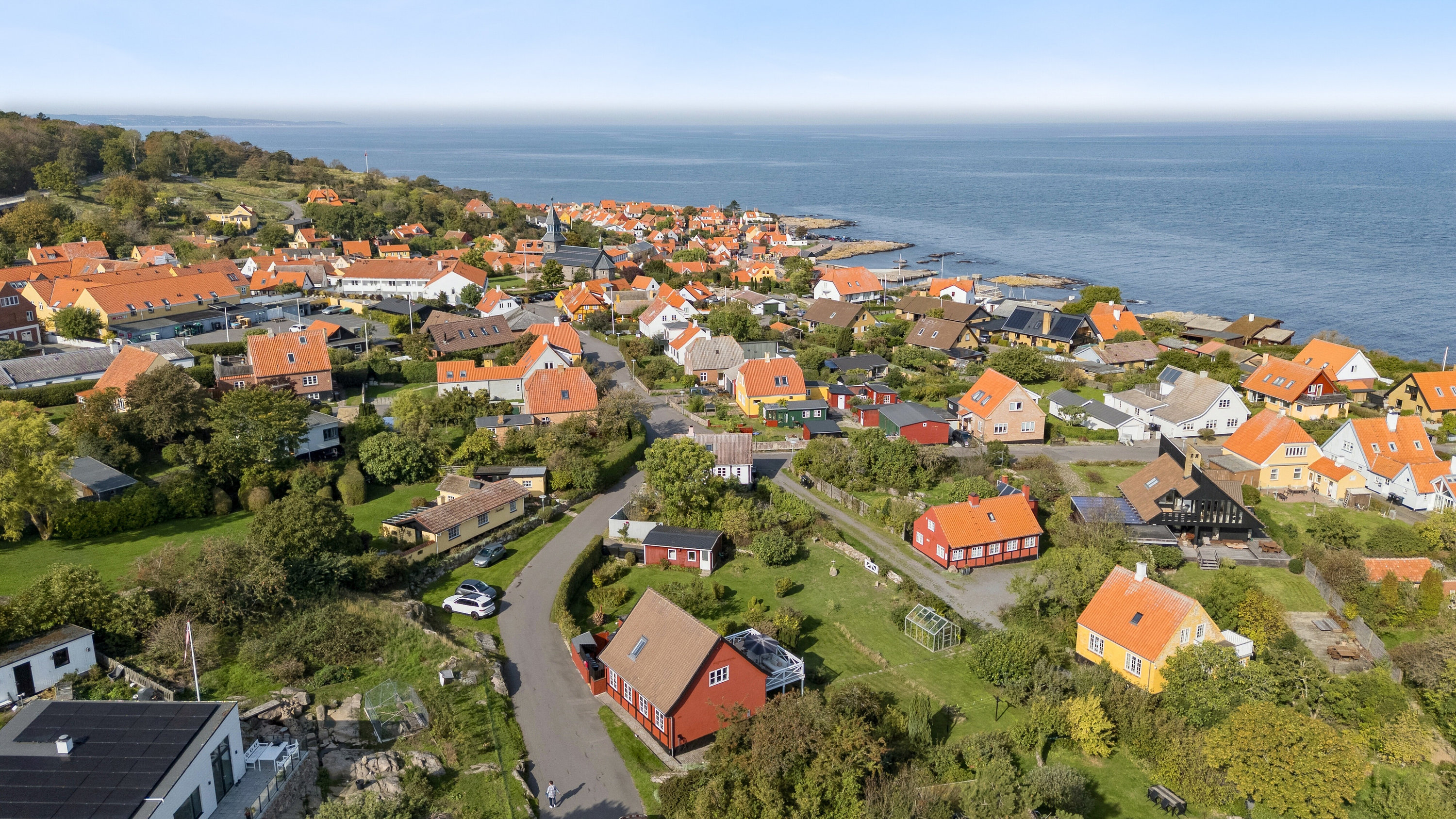 Fremhævet luftfoto billede i fuldskærmstilstand. Billede af Melsted Langgade 56, 3760 Gudhjem