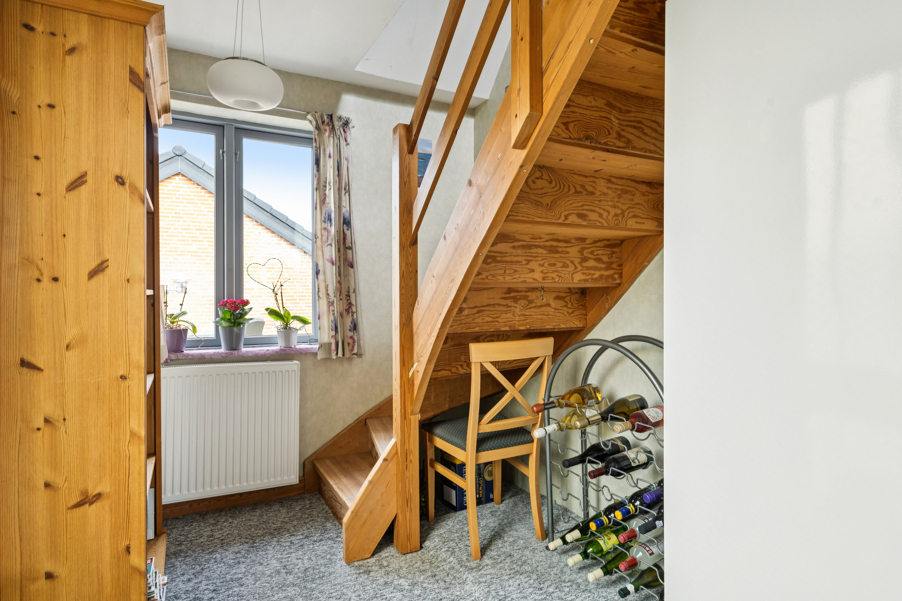 Fremhævet trappe billede i fuldskærmstilstand. Billede af Gyden 3, Mejlby, 8530 Hjortshøj