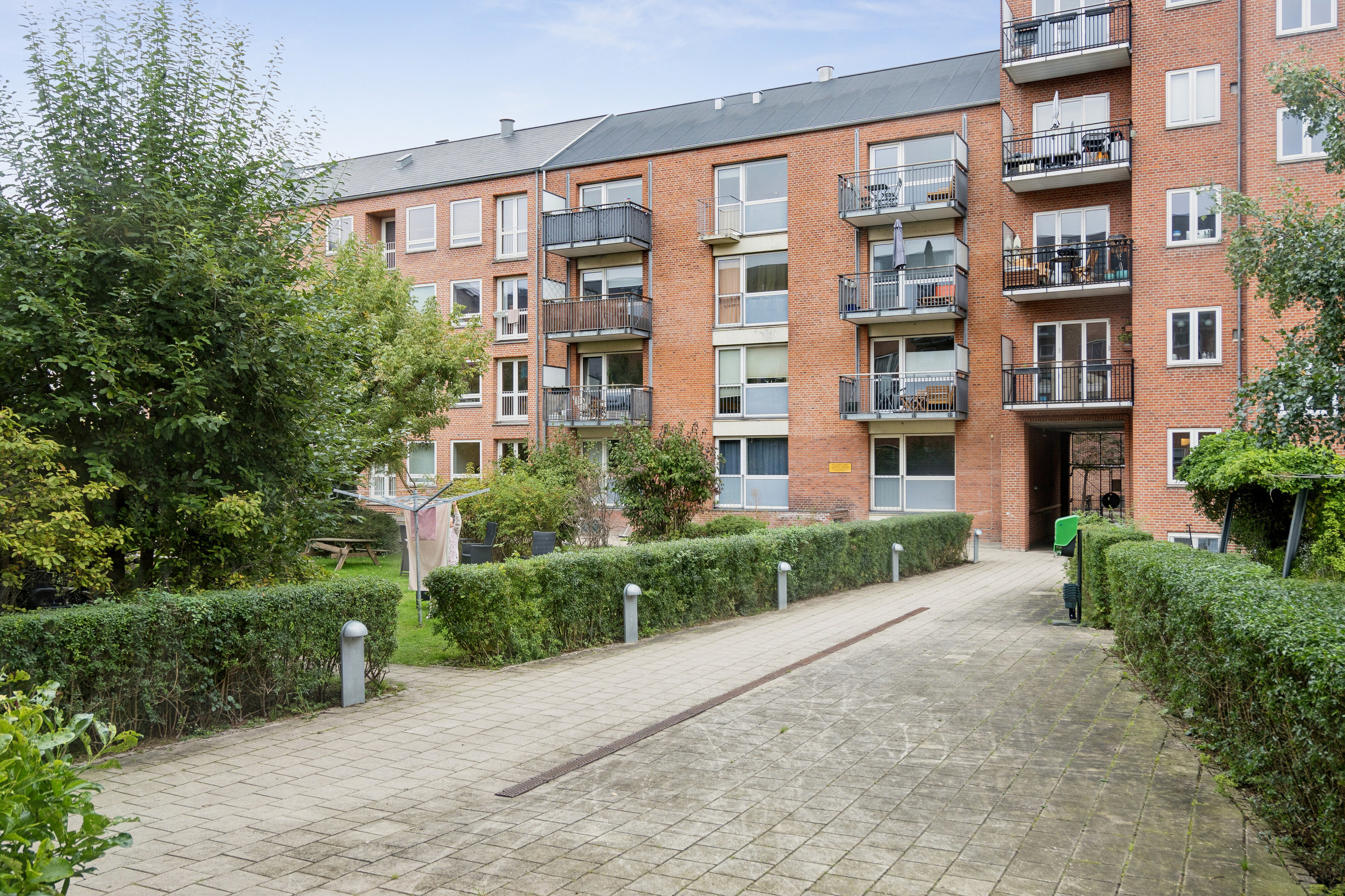 Fremhævet set fra vejen billede i fuldskærmstilstand. Billede af Hessensgade 29, st. tv., 2300 København S