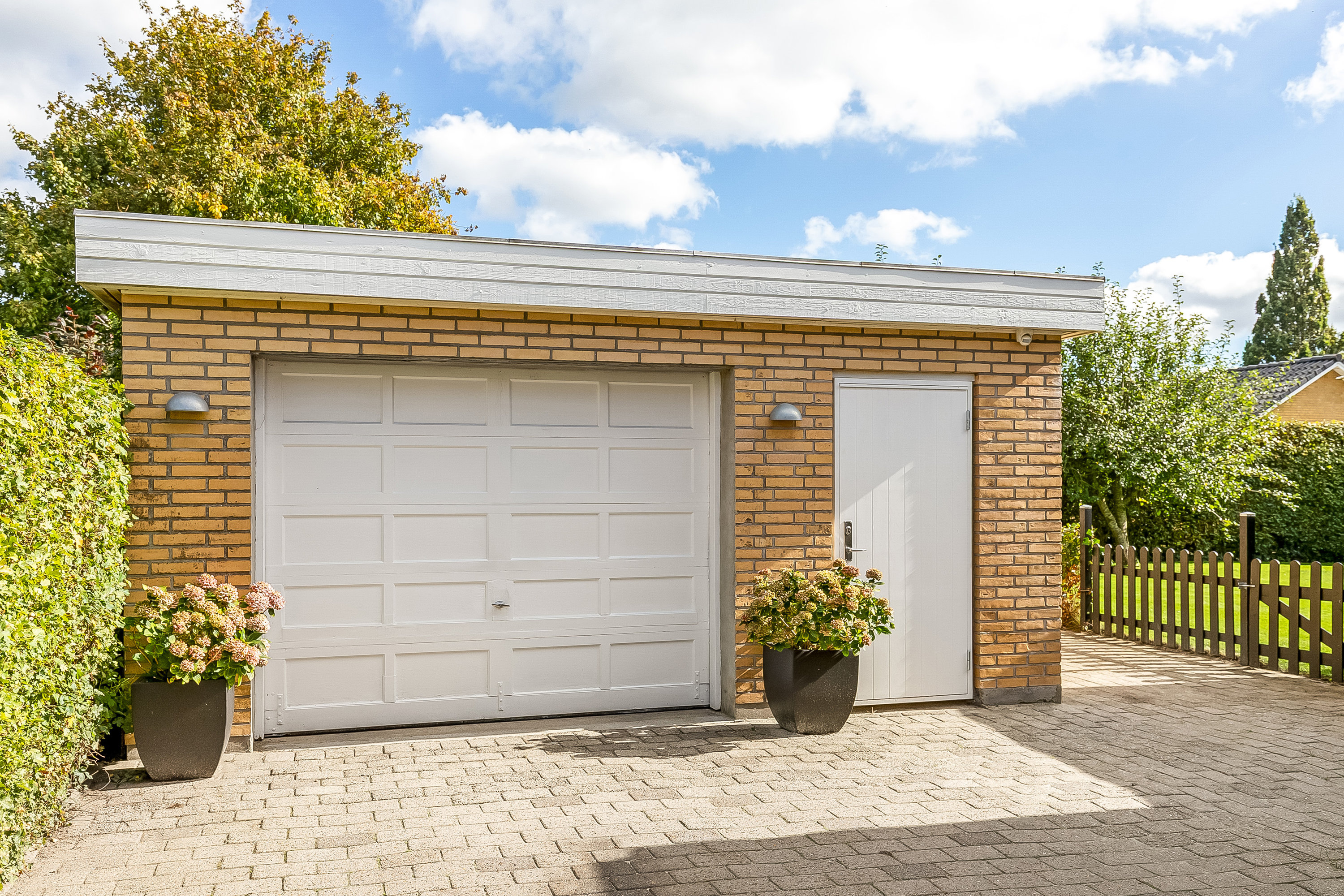 Fremhævet garage billede i fuldskærmstilstand. Billede af Ballumvej 3, 6000 Kolding
