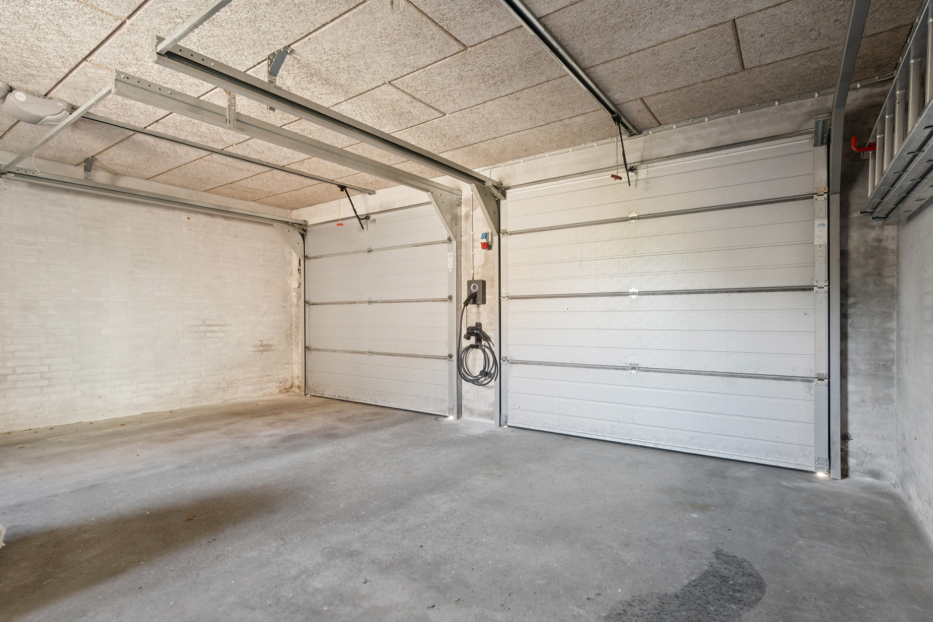 Fremhævet garage billede i fuldskærmstilstand. Billede af Orholt Allé 89, 8310 Tranbjerg J