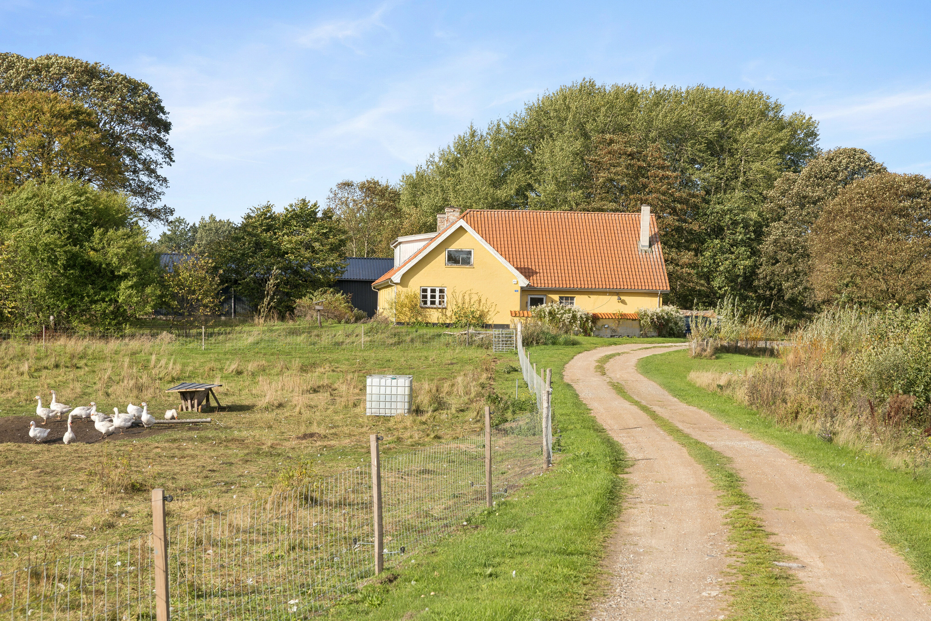 Fremhævet set fra vejen billede i fuldskærmstilstand. Billede af Kirkemosevej 153, Hørmested, 9870 Sindal