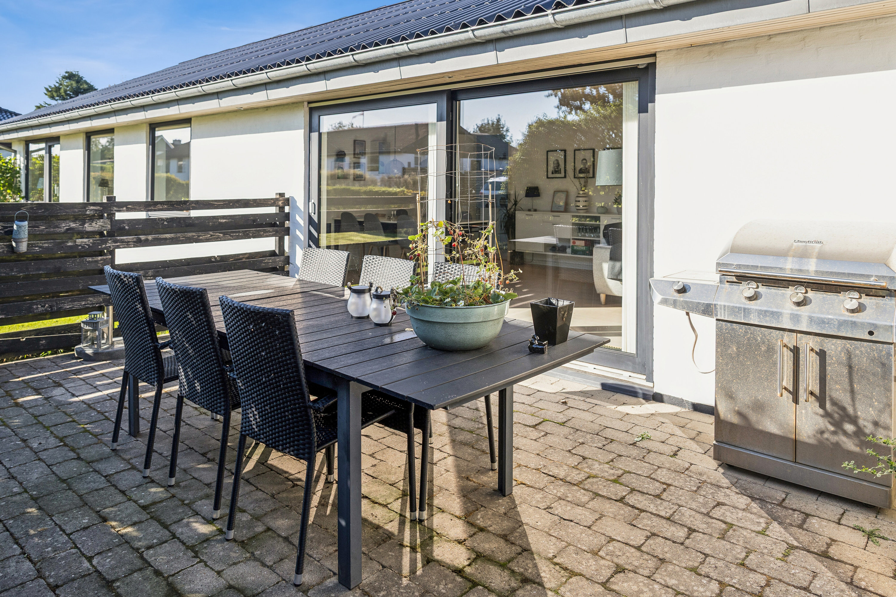 Fremhævet terrasse billede i fuldskærmstilstand. Billede af Svalerodsvej 11, 9800 Hjørring