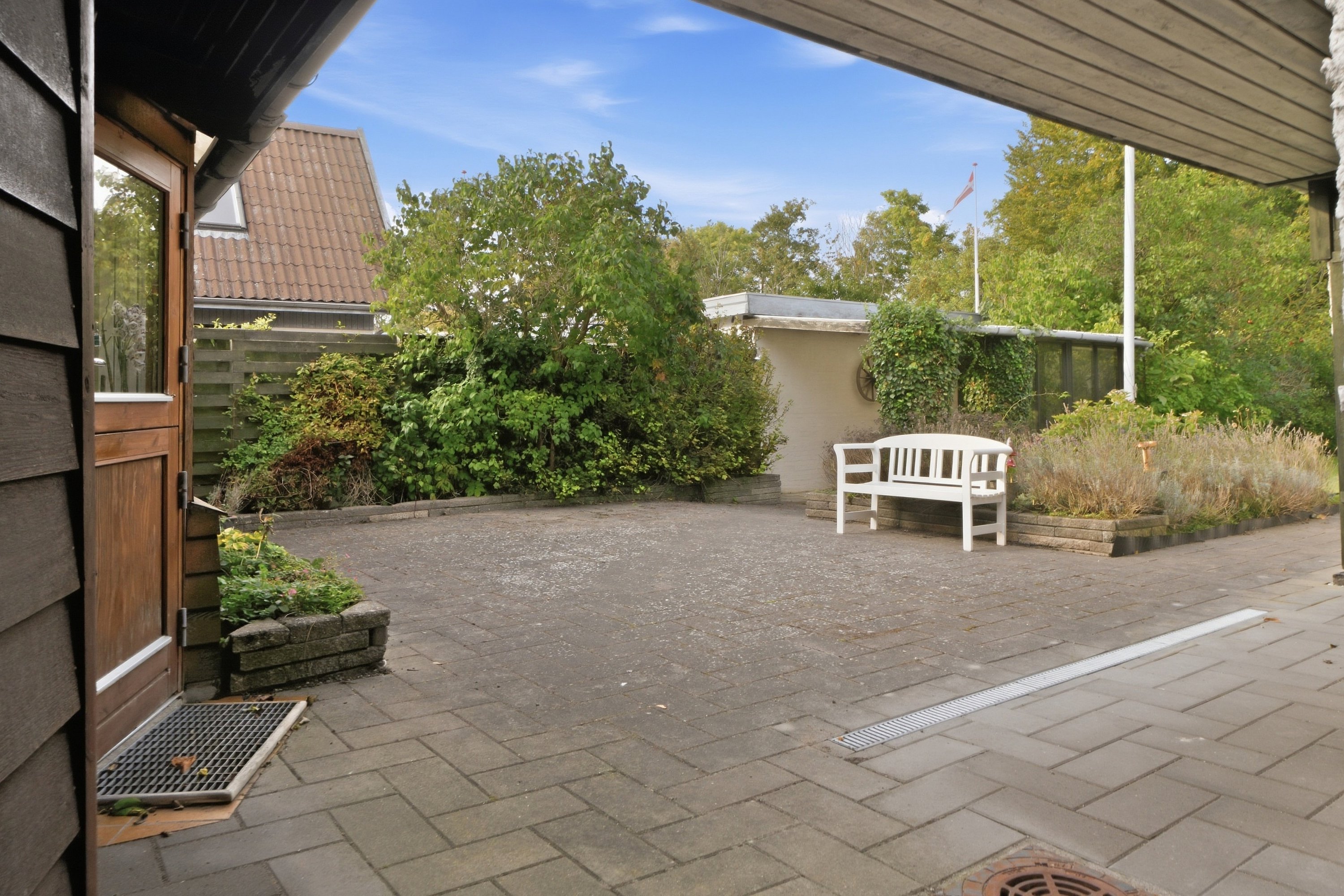 Fremhævet terrasse billede i fuldskærmstilstand. Billede af Ørnevej 2, 3400 Hillerød