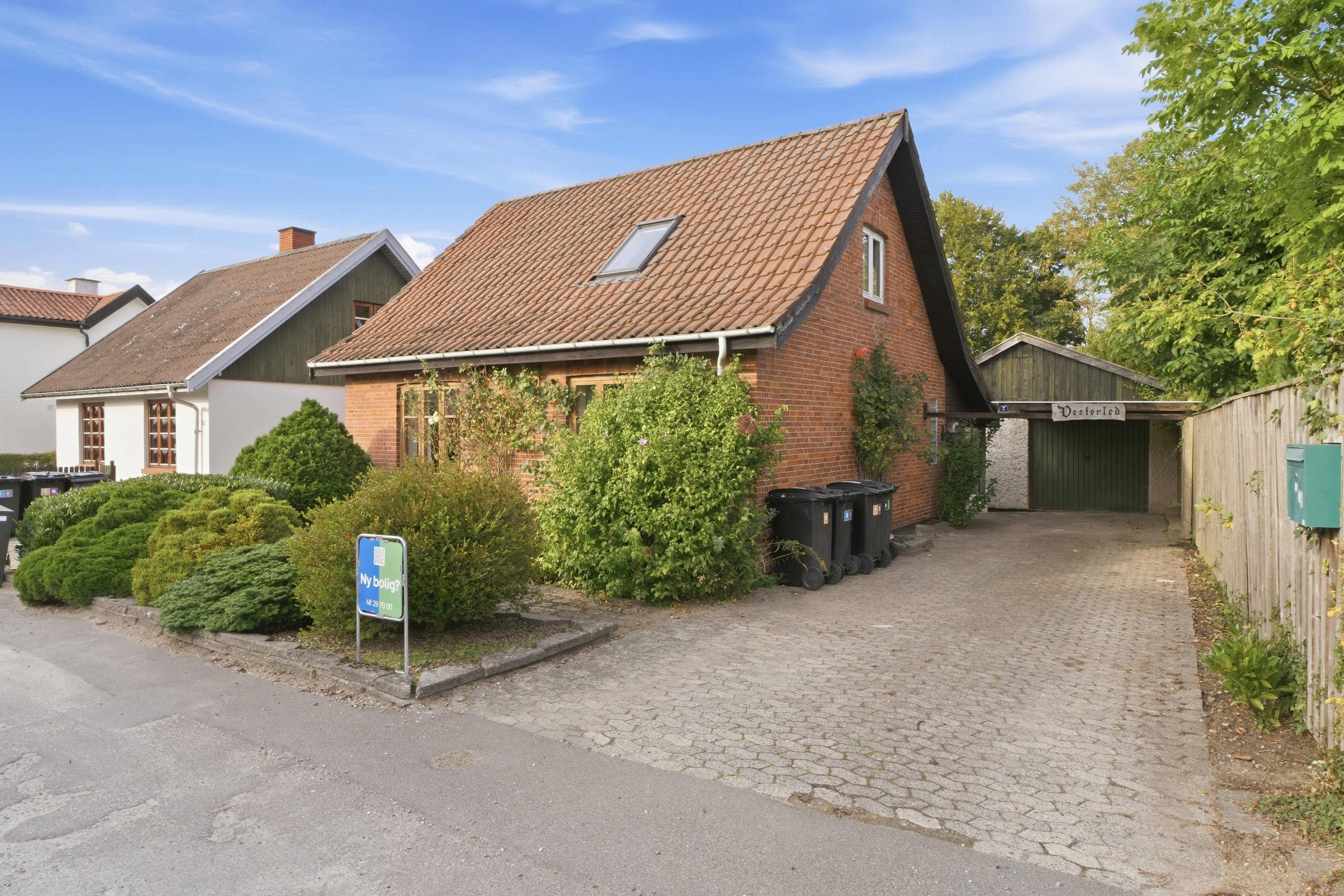 Fremhævet facade billede i fuldskærmstilstand. Billede af Ørnevej 2, 3400 Hillerød