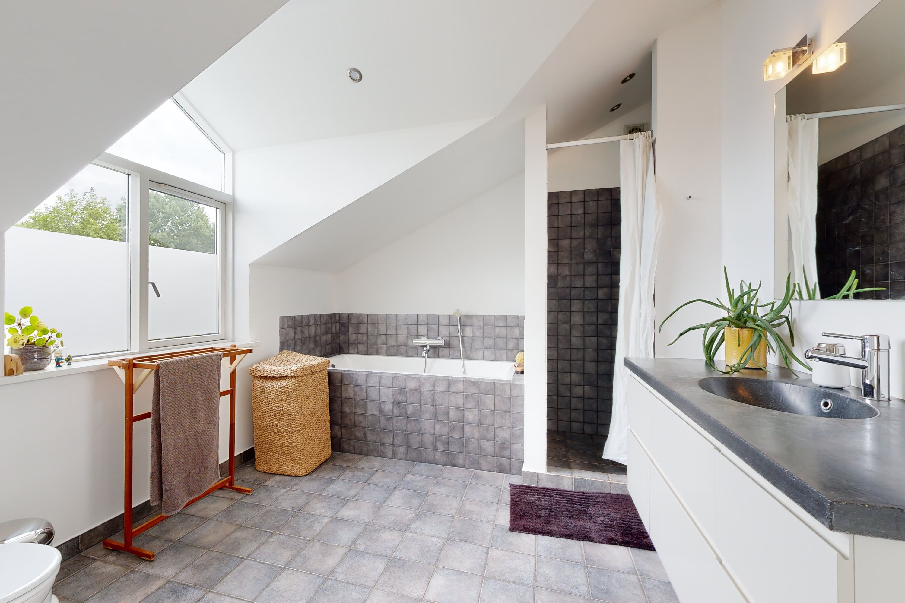 Fremhævet badeværelse billede i fuldskærmstilstand. Billede af Videbechs Alle 23, Hald Ege, 8800 Viborg