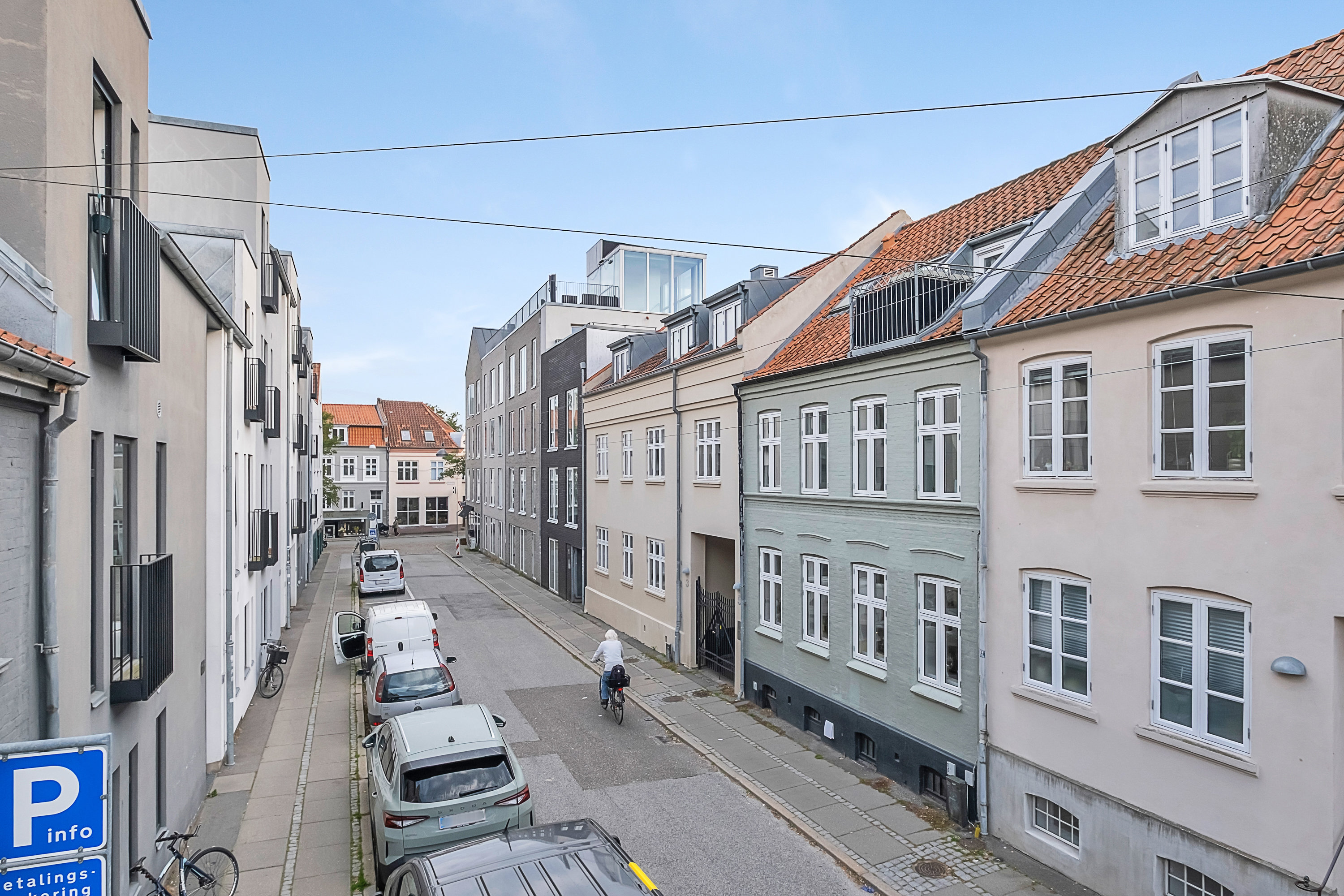 Fremhævet facade billede i fuldskærmstilstand. Billede af Montanagade 5, st., 8000 Aarhus C