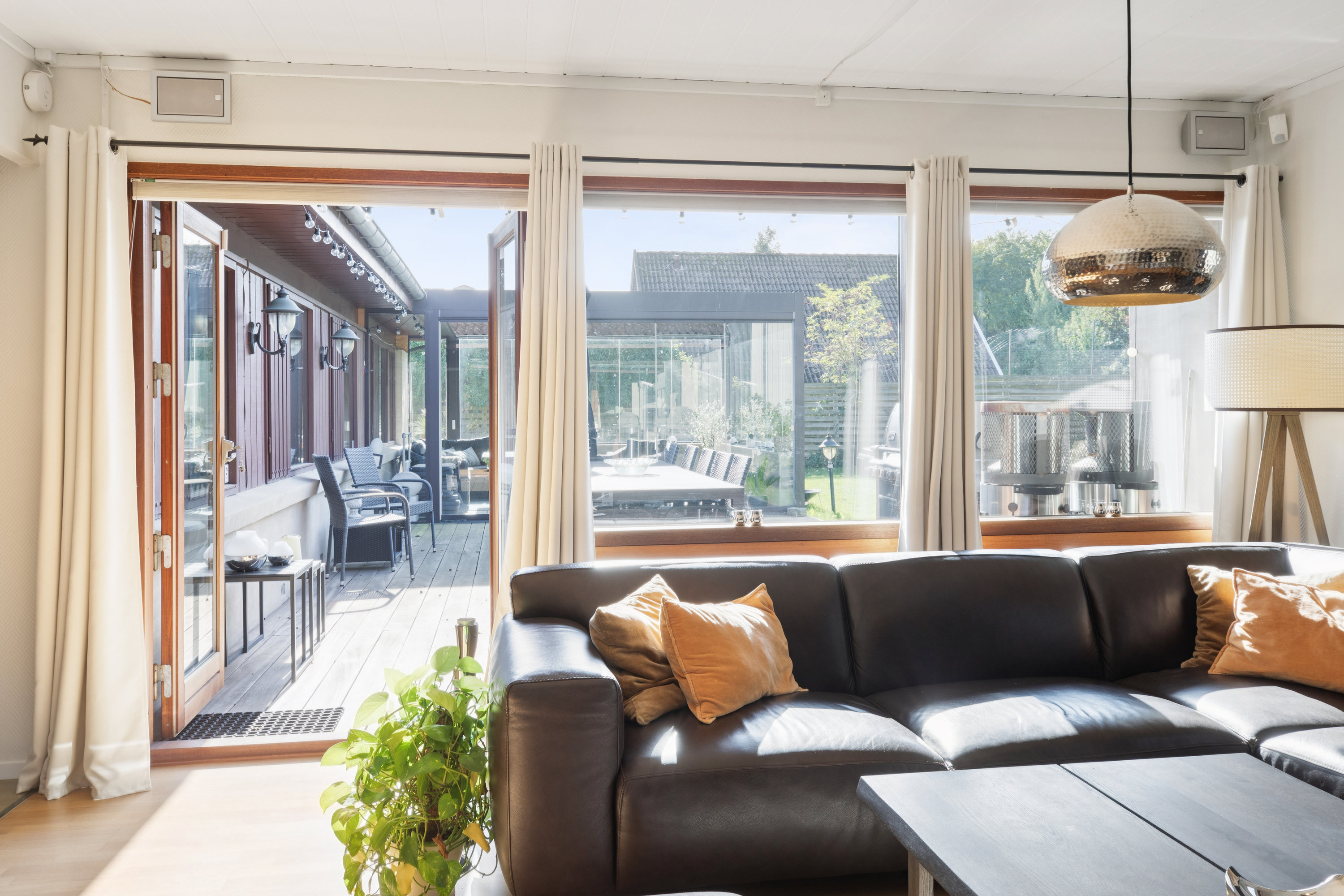 Fremhævet stue billede i fuldskærmstilstand. Billede af Vandmestervej 12, 2630 Taastrup