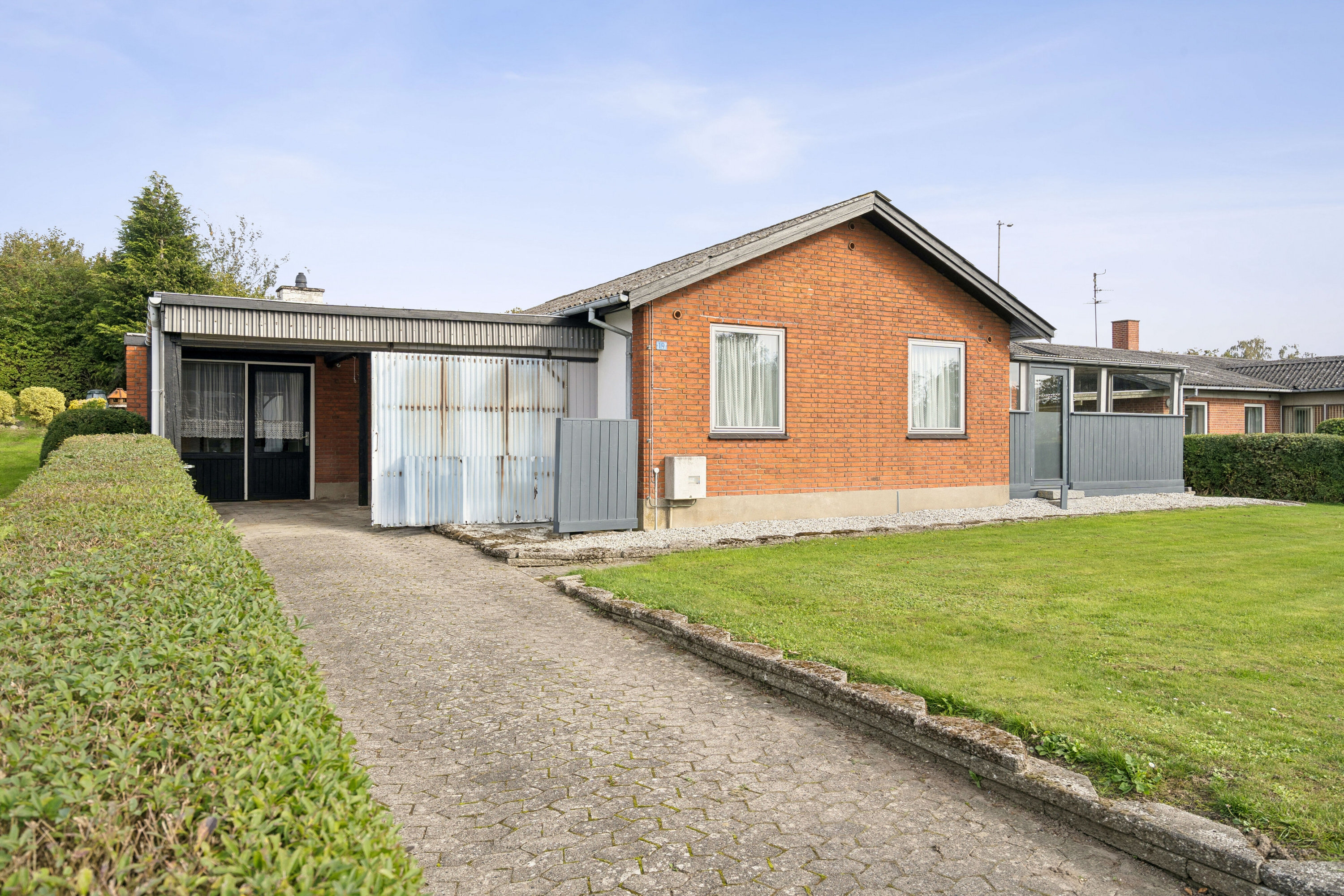 Fremhævet facade billede i fuldskærmstilstand. Billede af Lyngvej 19, Kongsted, 4683 Rønnede
